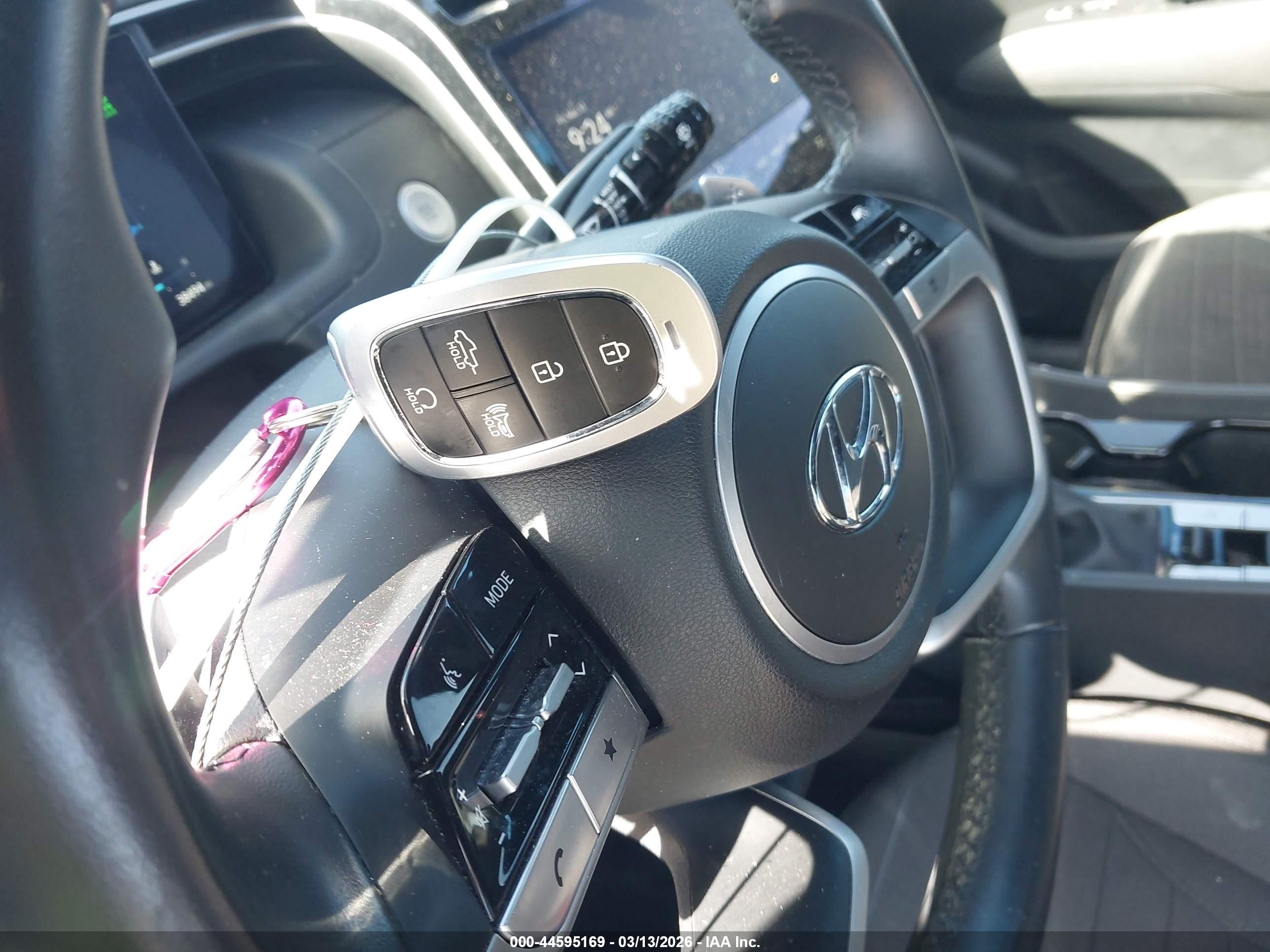 HYUNDAI SANTA image 11
