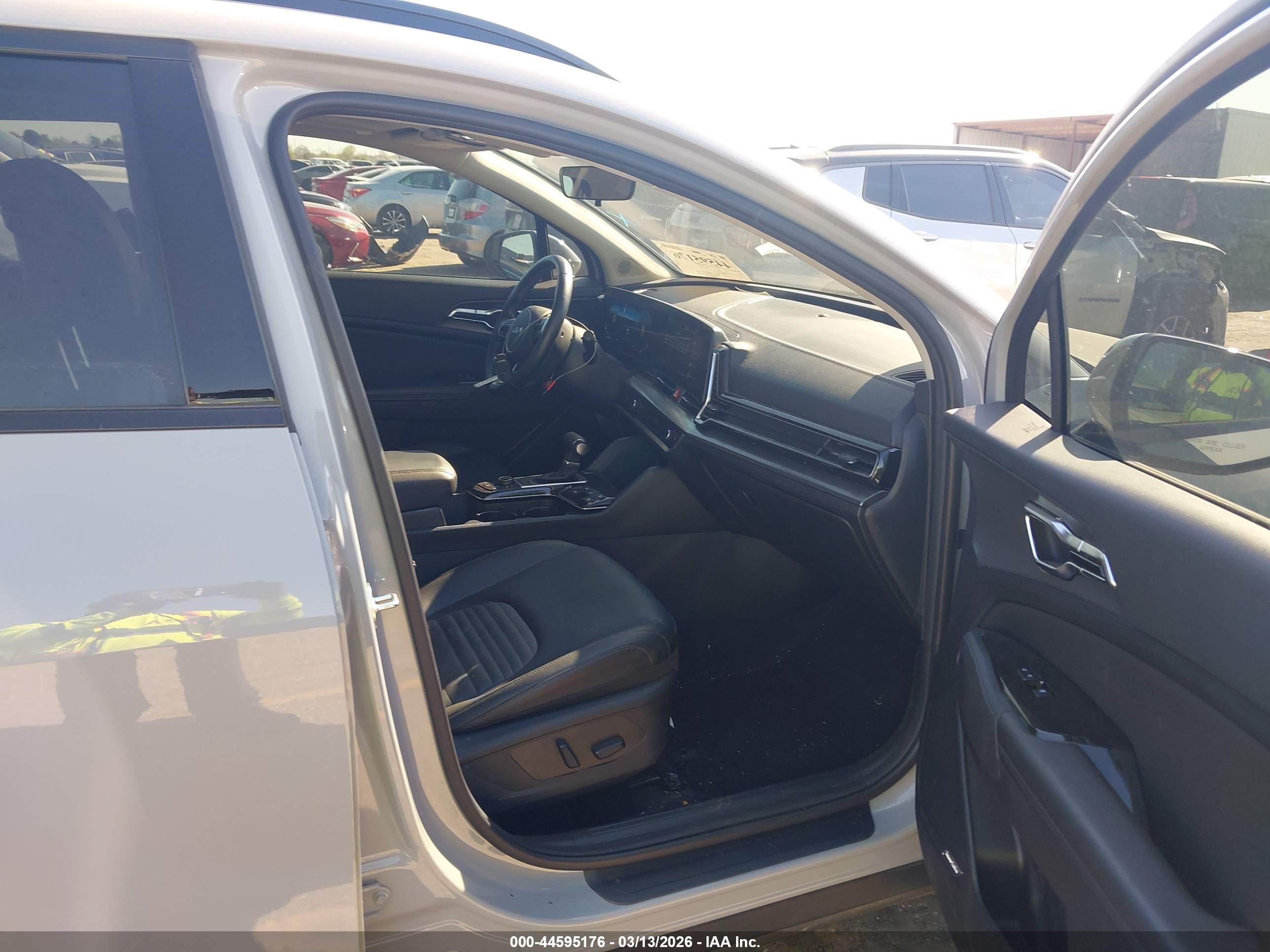 KIA SPORTAGE image 5