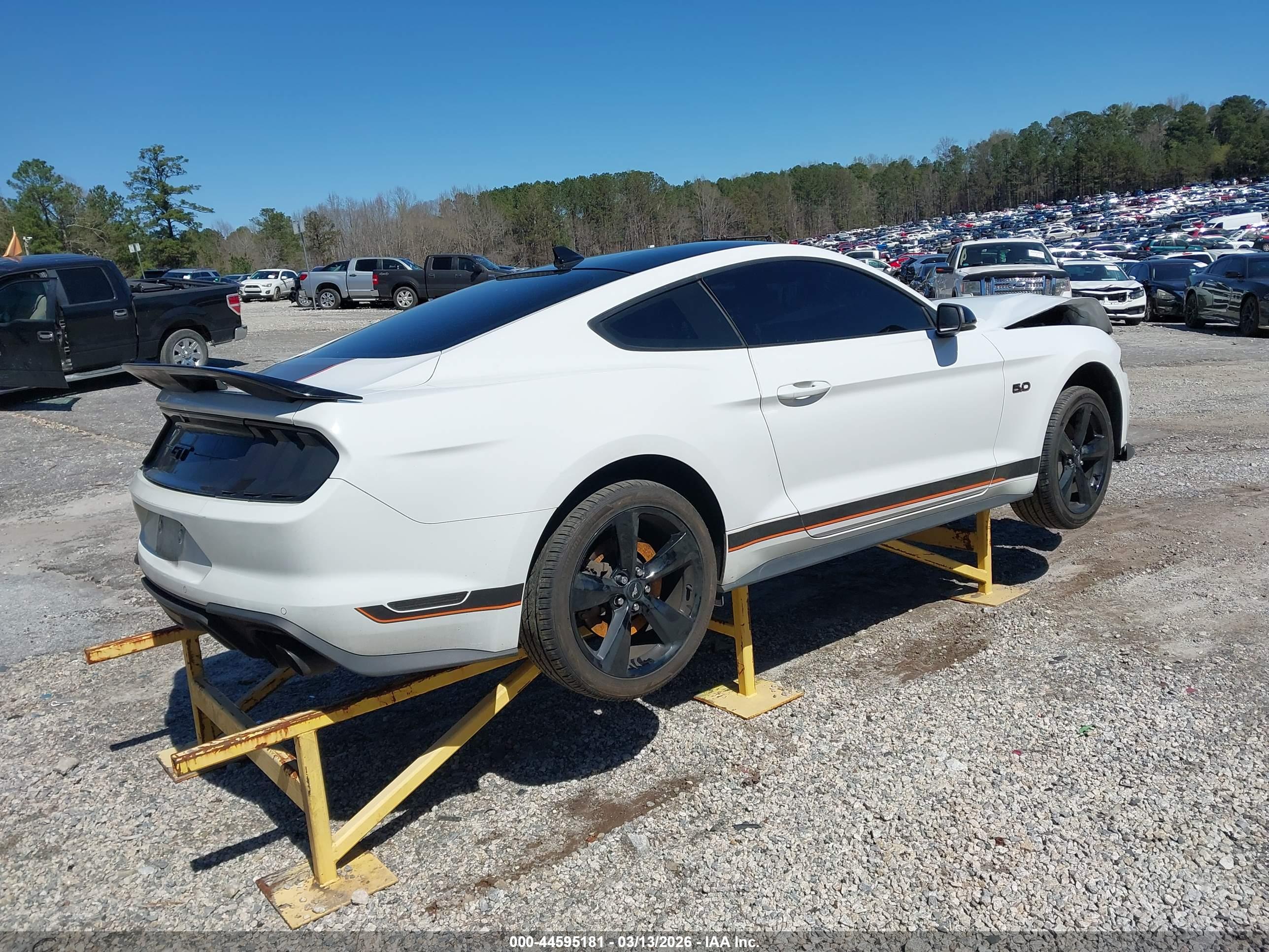 FORD MUSTANG image 4