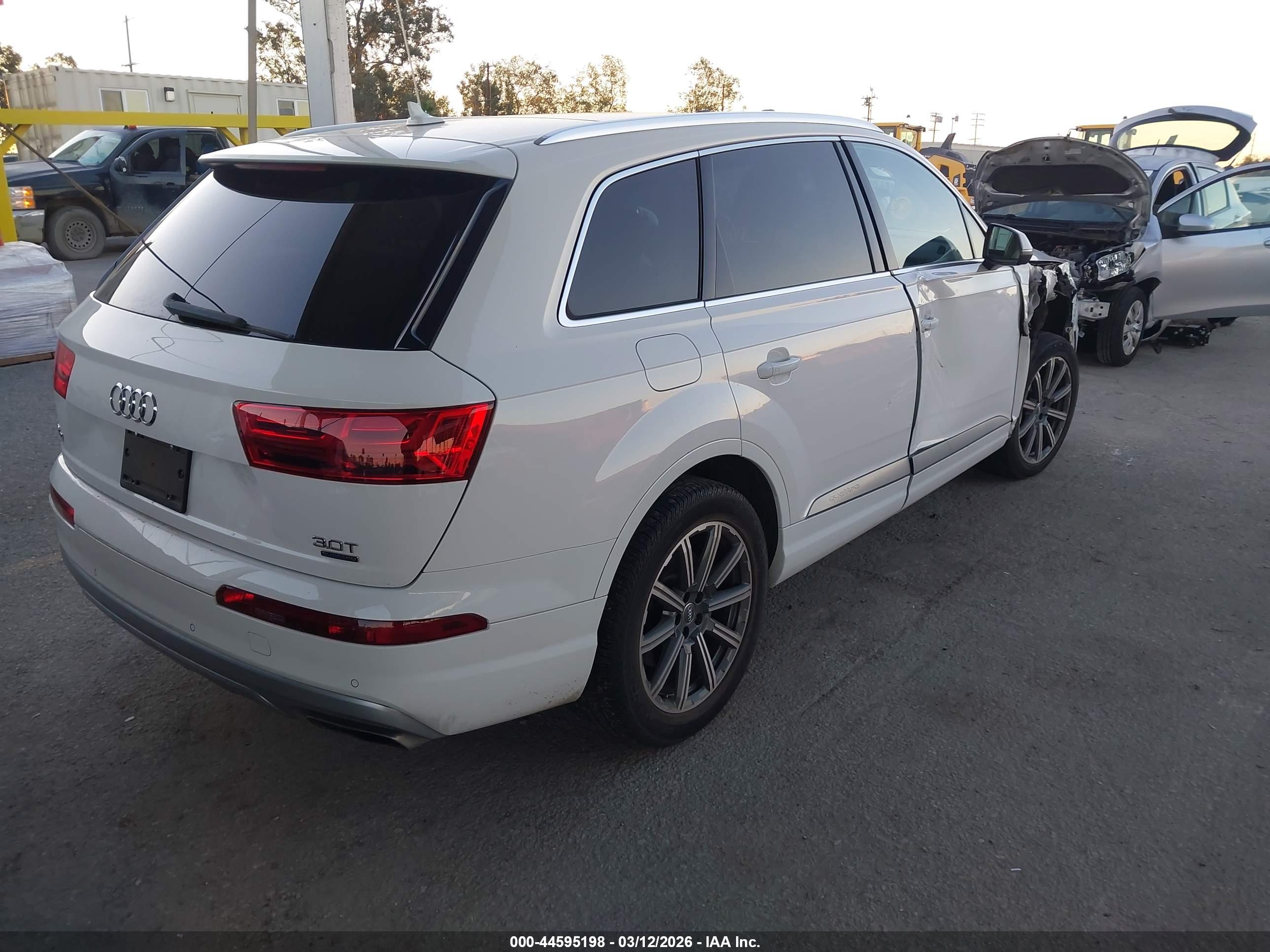 AUDI Q7 image 4