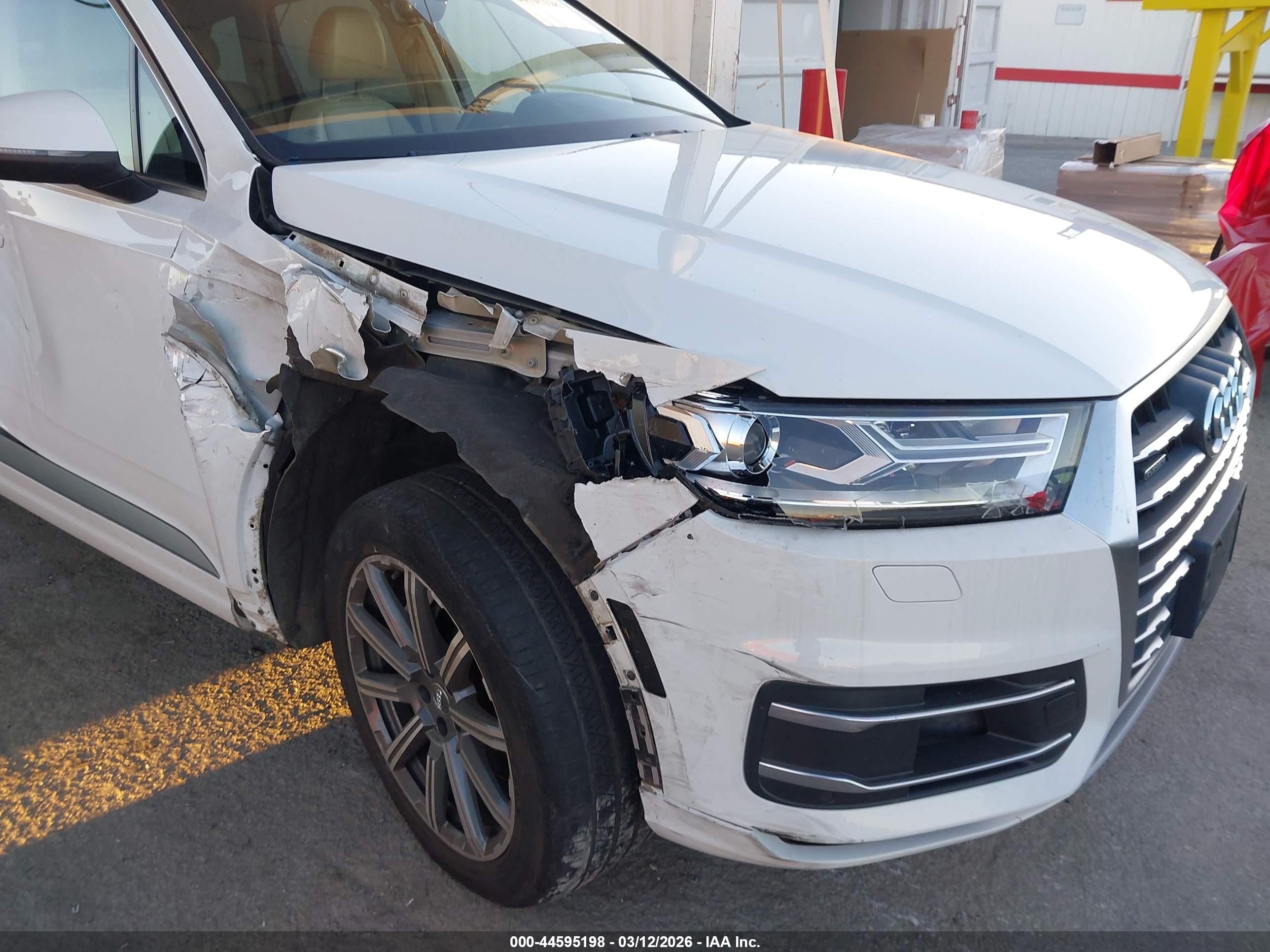 AUDI Q7 image 6