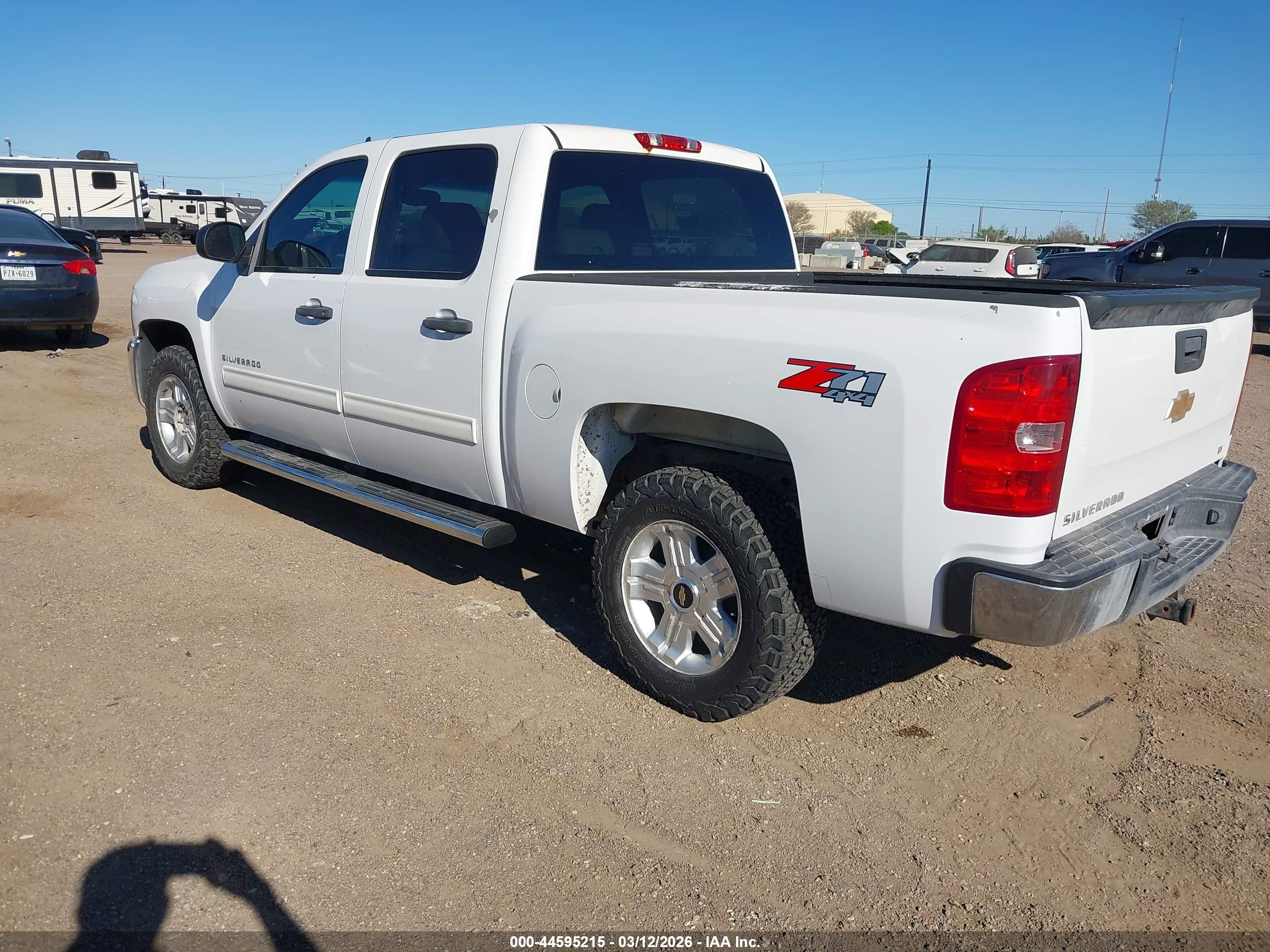 CHEVROLET SILVERADO image 3