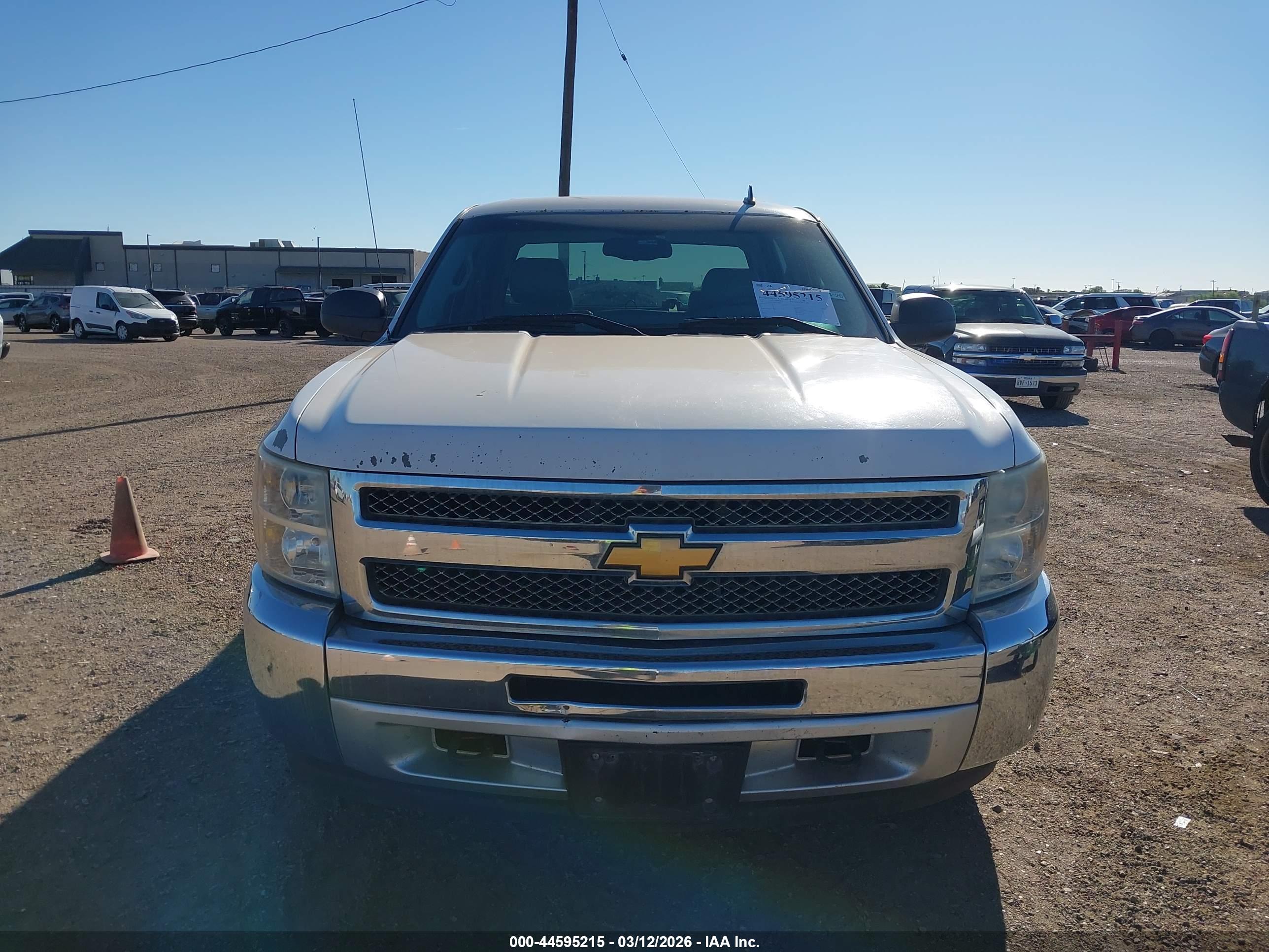 CHEVROLET SILVERADO image 6