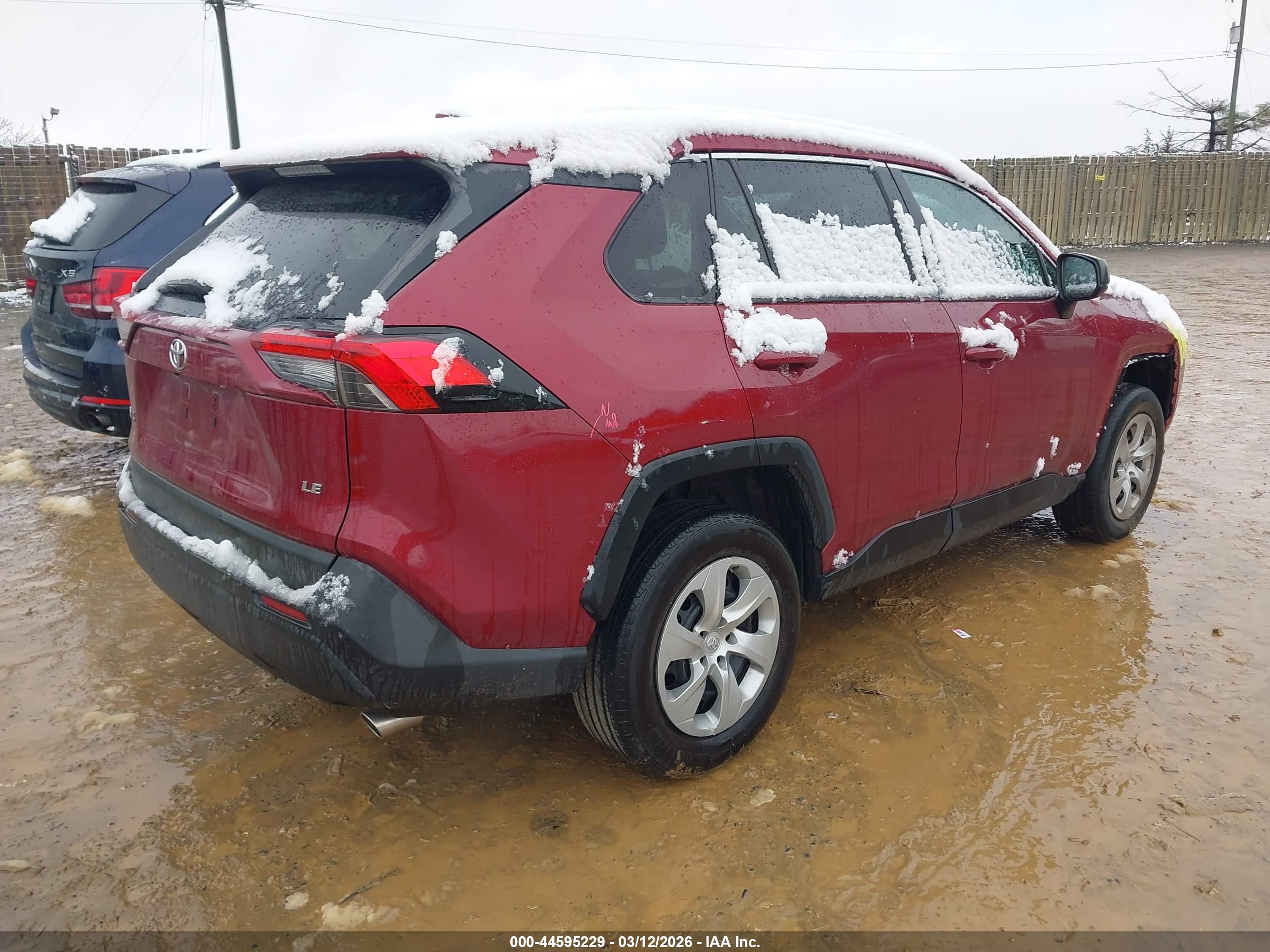 TOYOTA RAV4 image 4