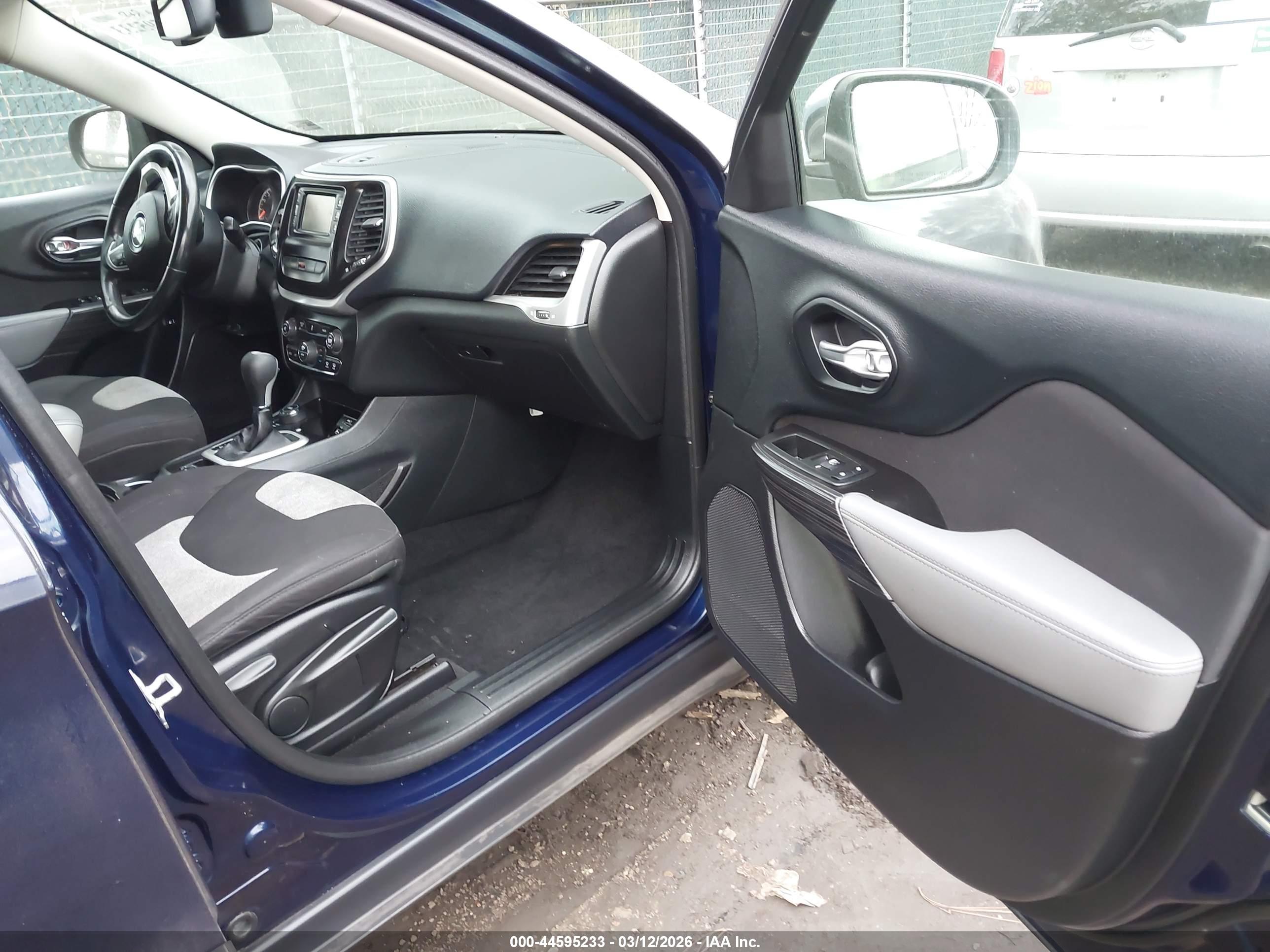 JEEP CHEROKEE image 5