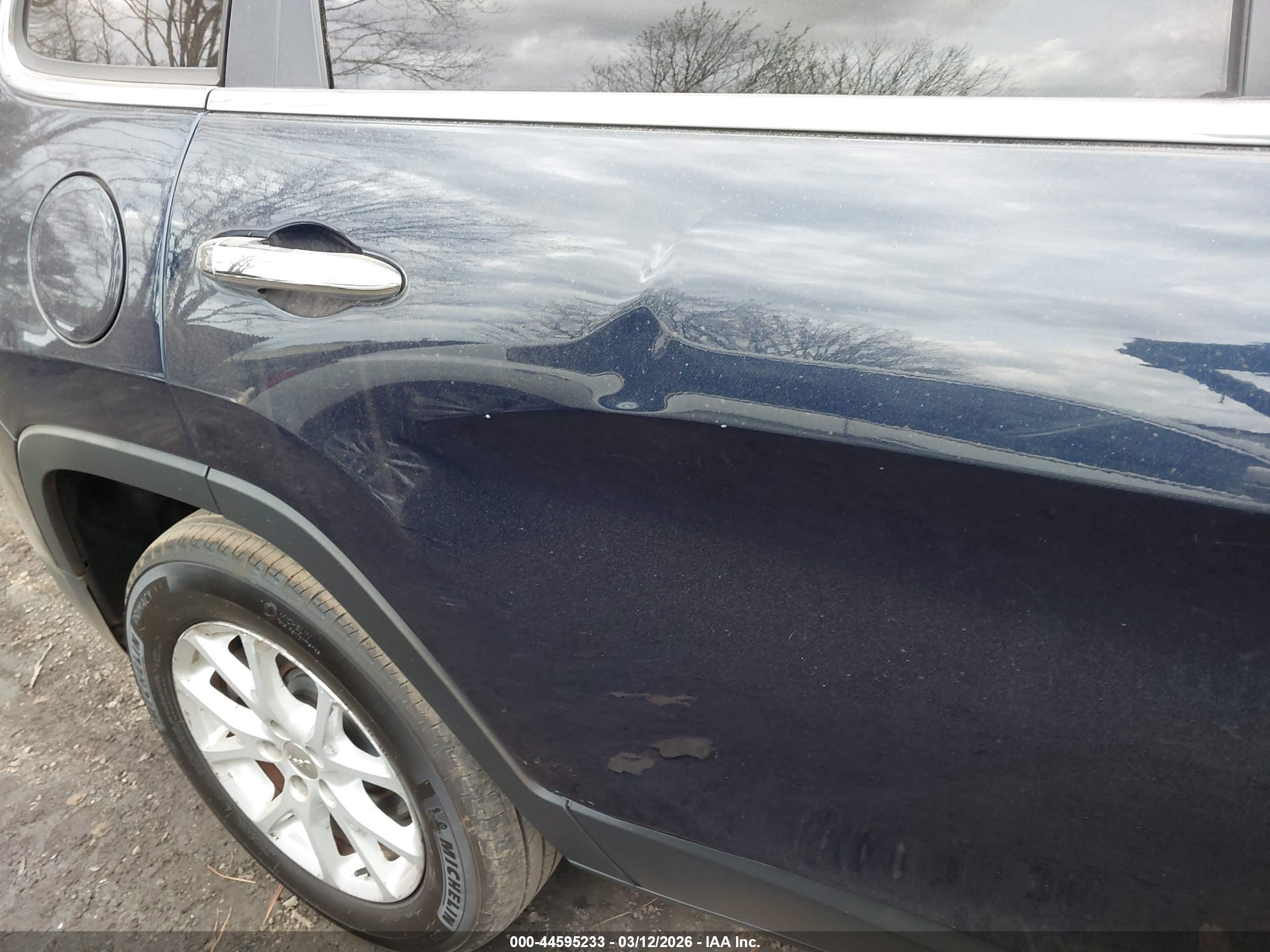 JEEP CHEROKEE image 6