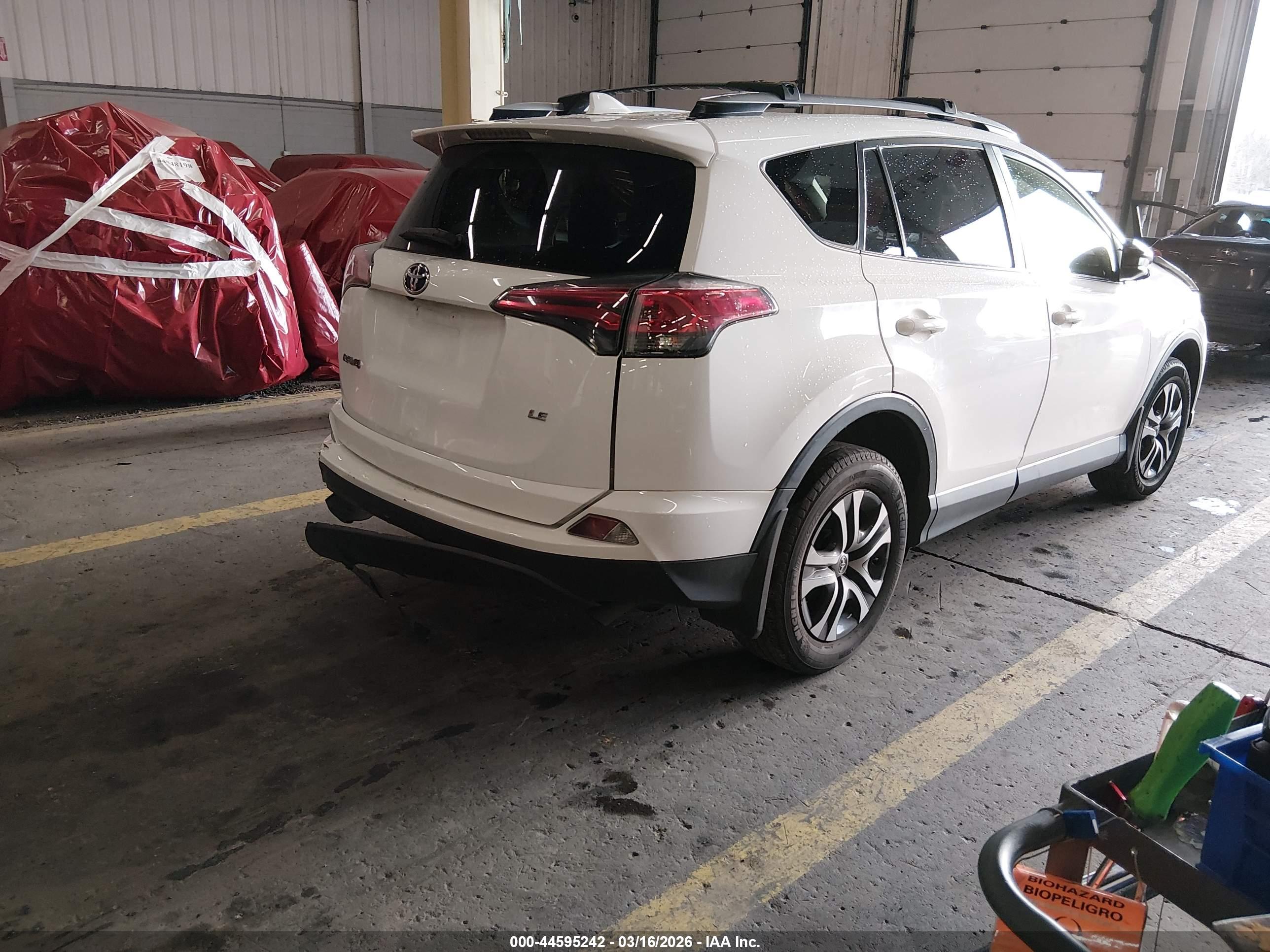 TOYOTA RAV4 image 4