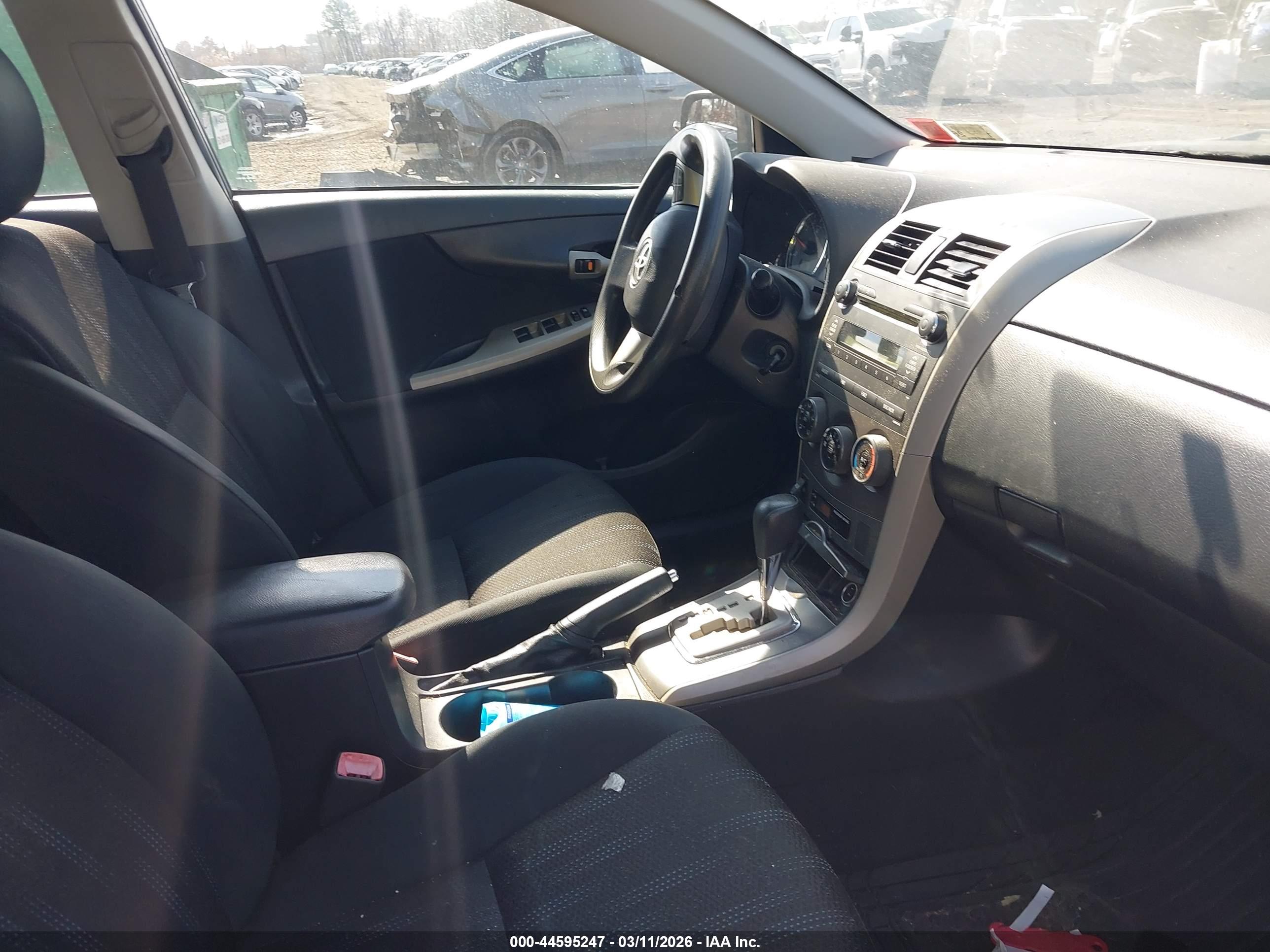 TOYOTA COROLLA image 5