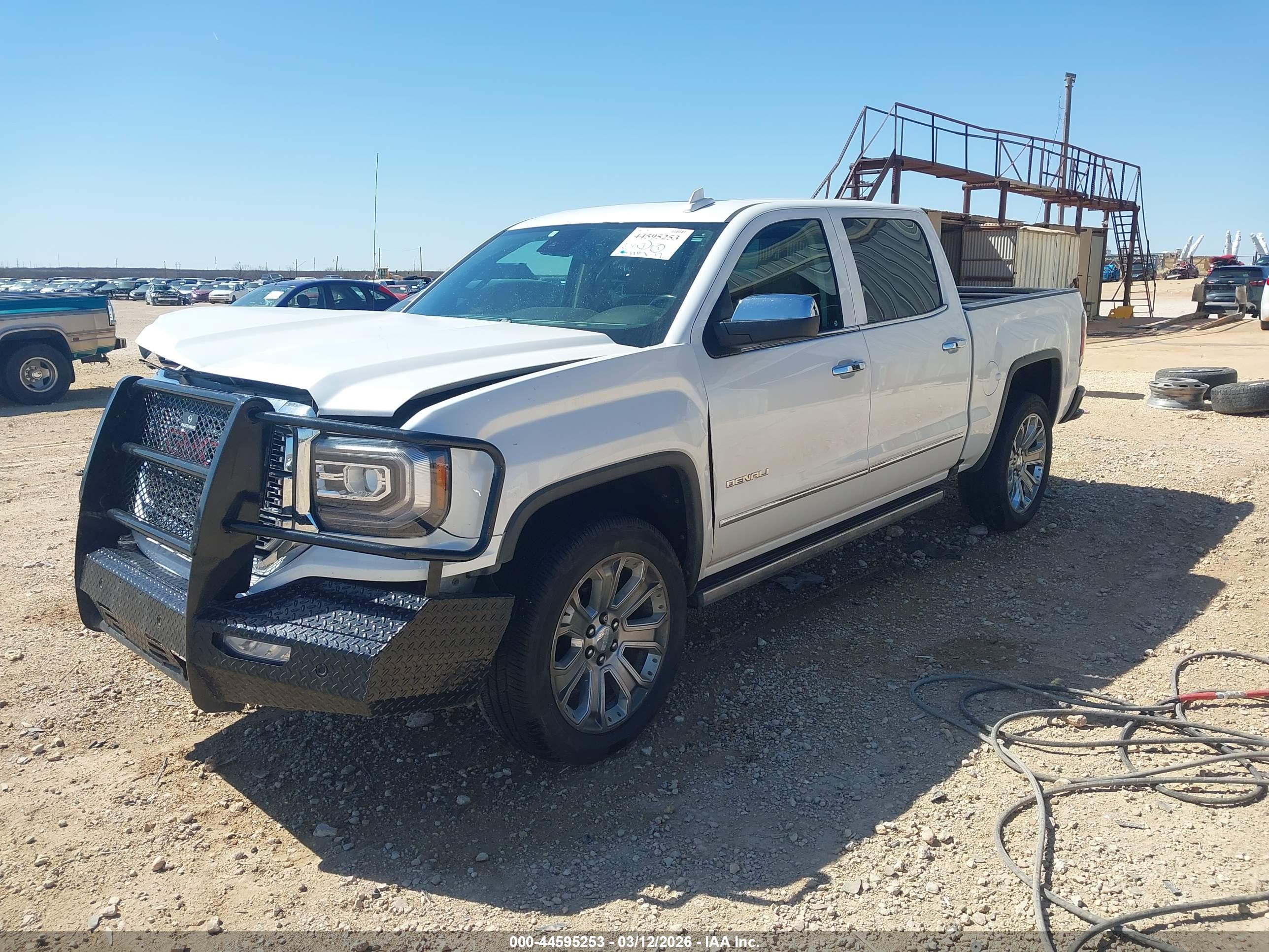 GMC SIERRA image 2