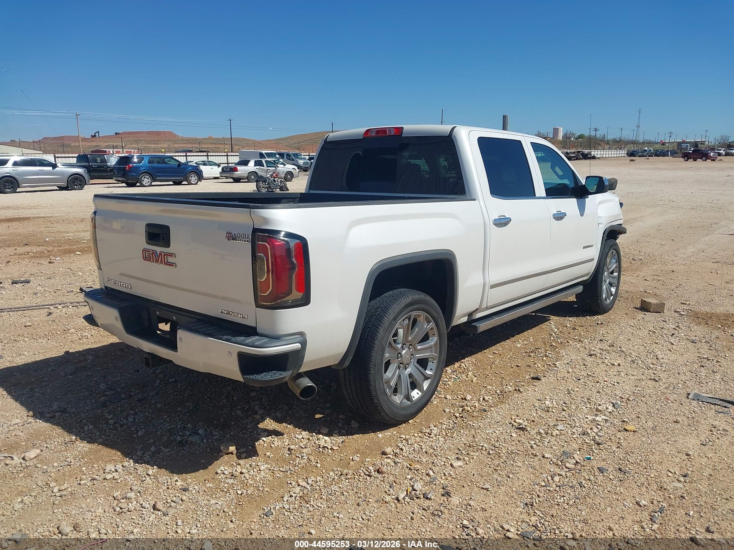 GMC SIERRA image 4