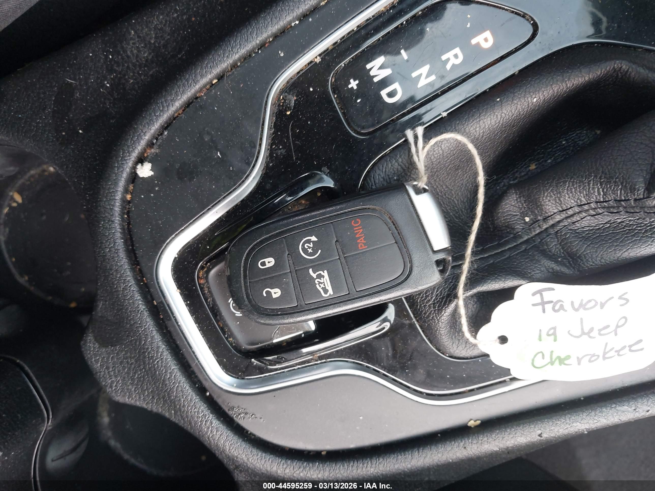 JEEP CHEROKEE image 11