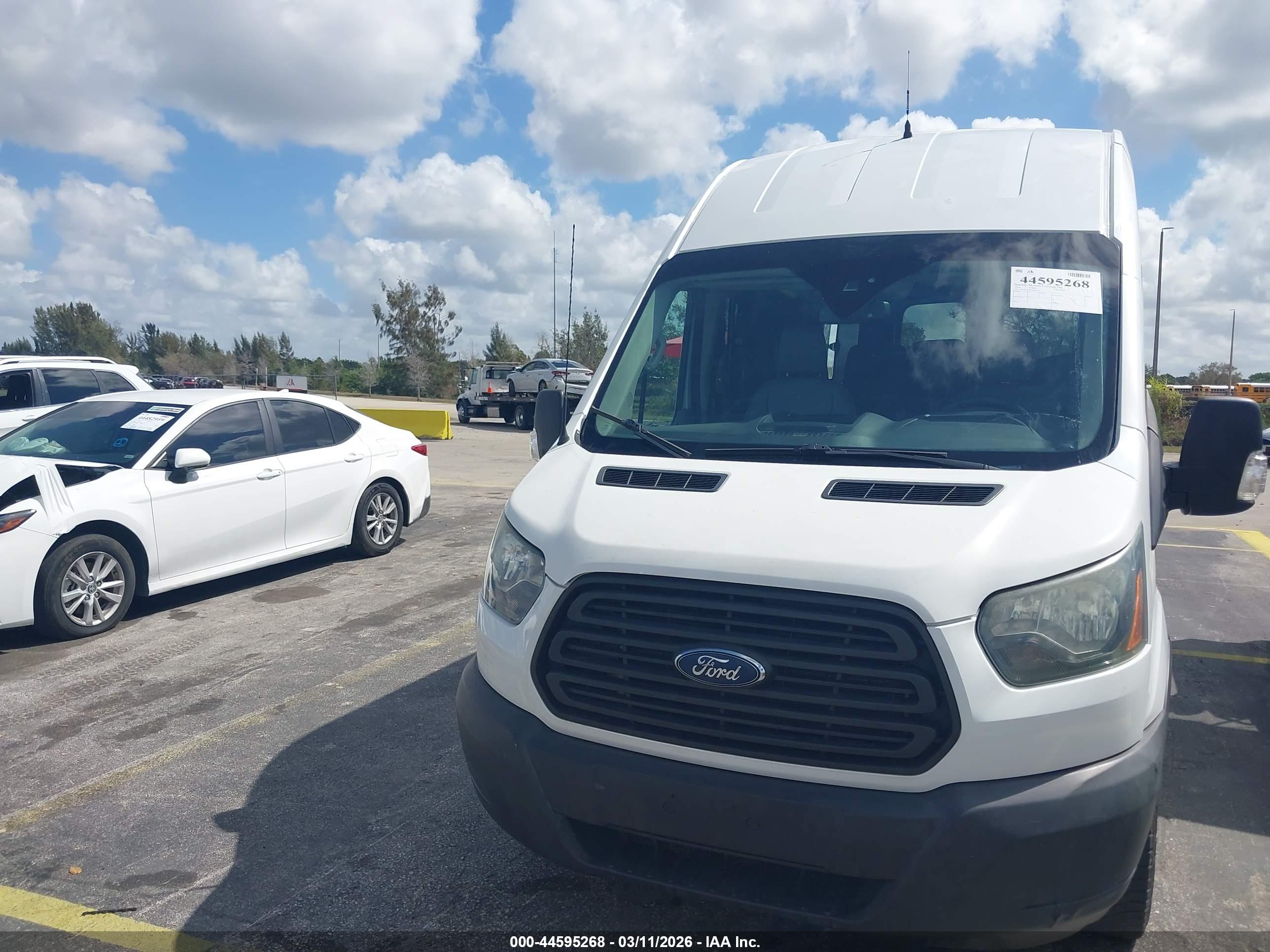 FORD TRANSIT-250 image 6