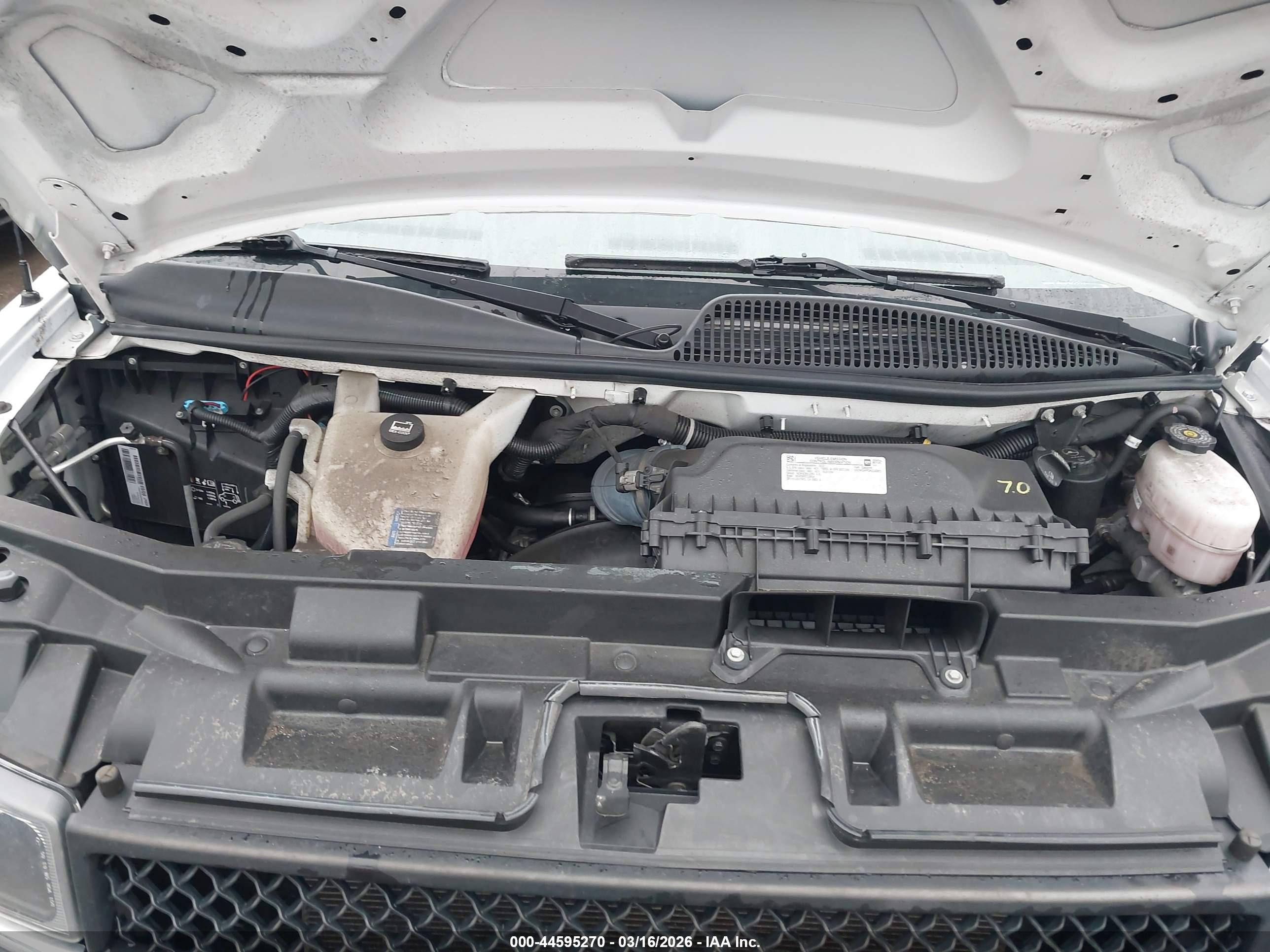 CHEVROLET EXPRESS image 10