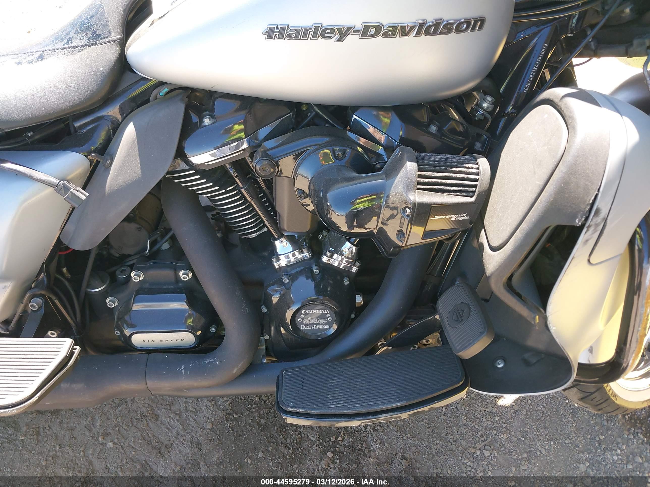 HARLEY-DAVIDSON FLHTK image 8