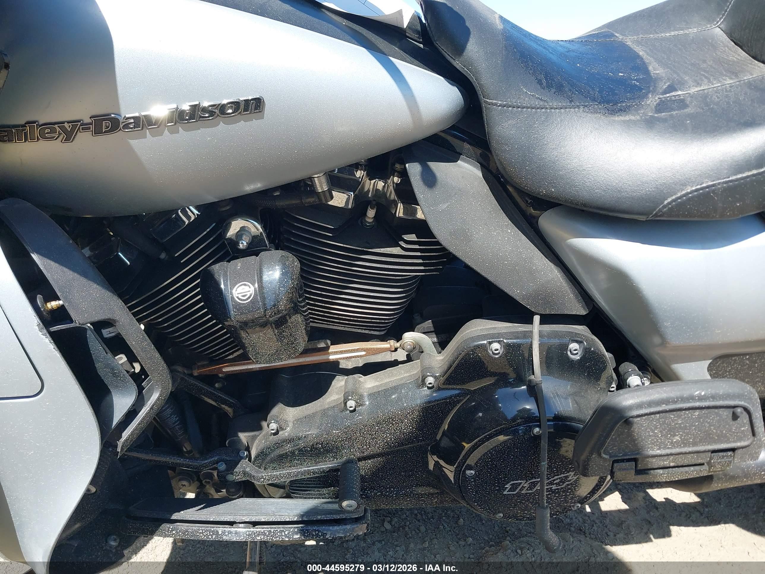 HARLEY-DAVIDSON FLHTK image 9