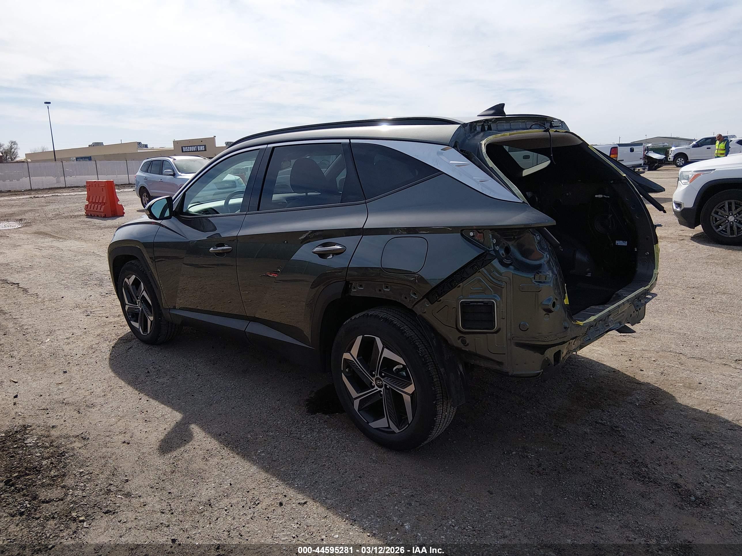 HYUNDAI TUCSON image 3