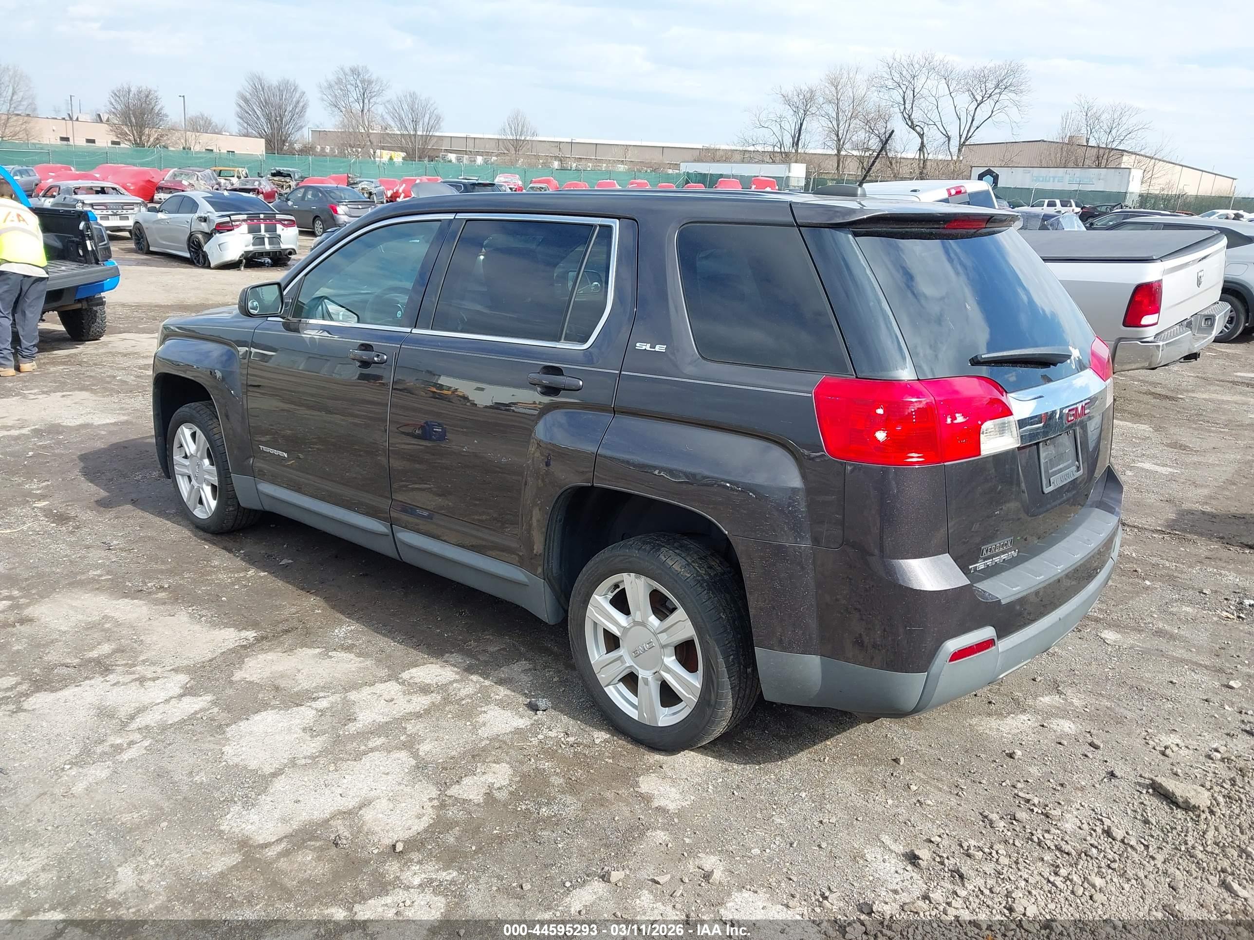 GMC TERRAIN image 3