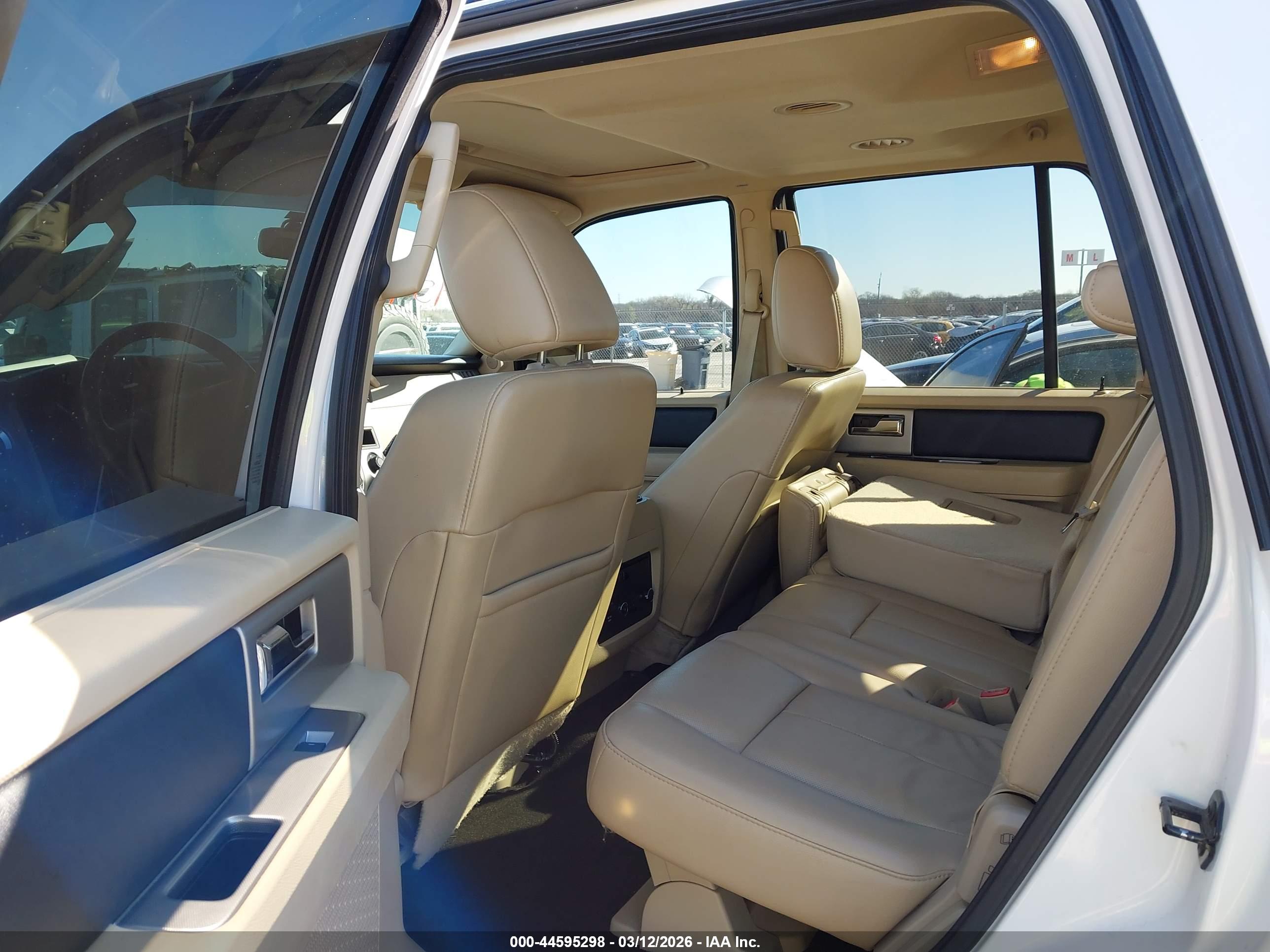 FORD EXPEDITION image 8