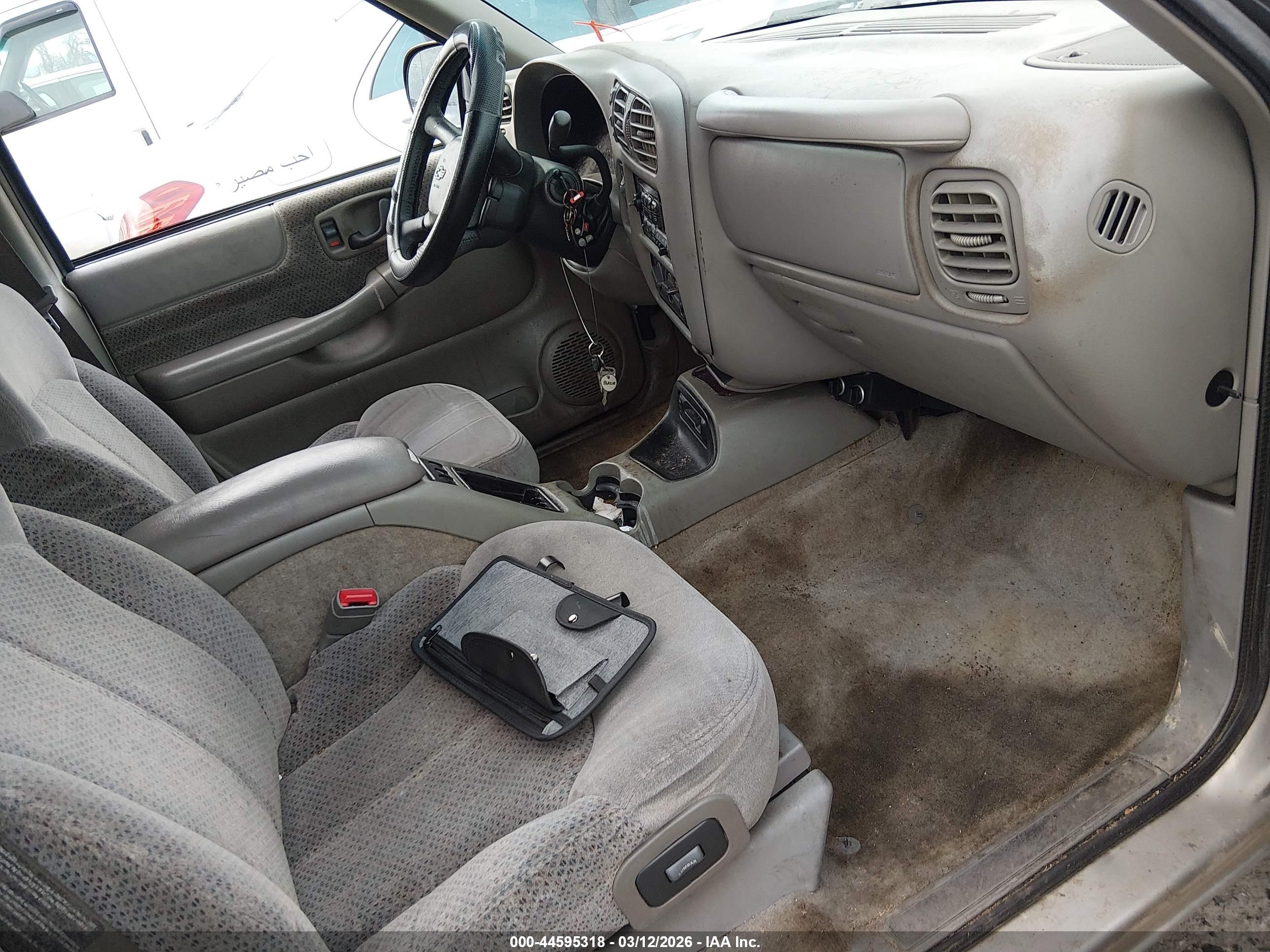 CHEVROLET BLAZER image 5