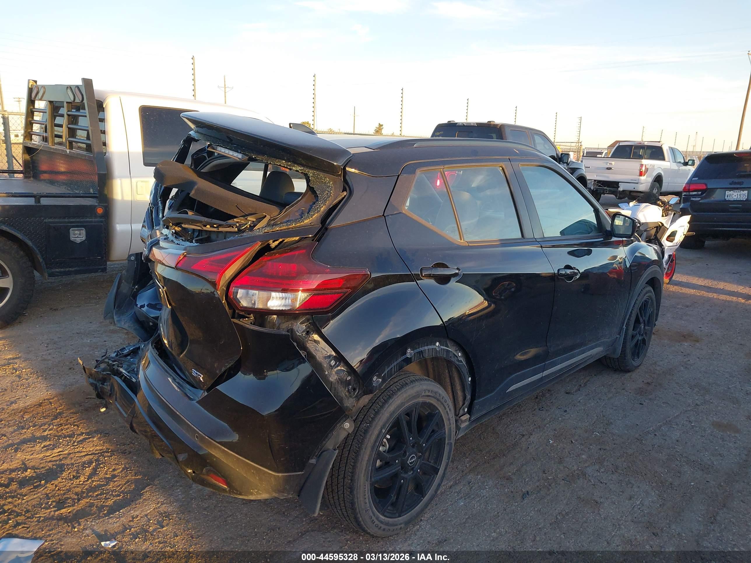 NISSAN KICKS image 4