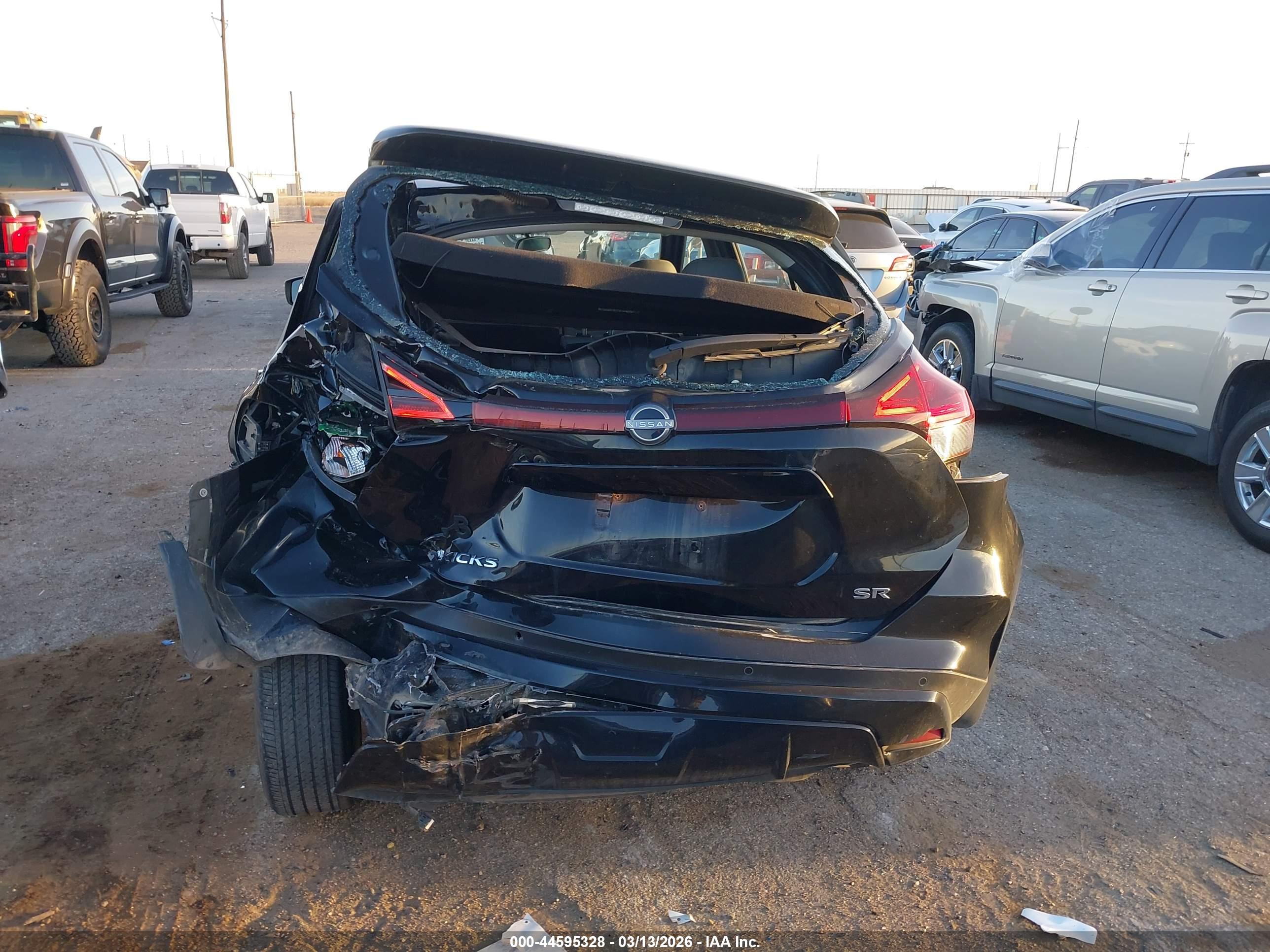 NISSAN KICKS image 6