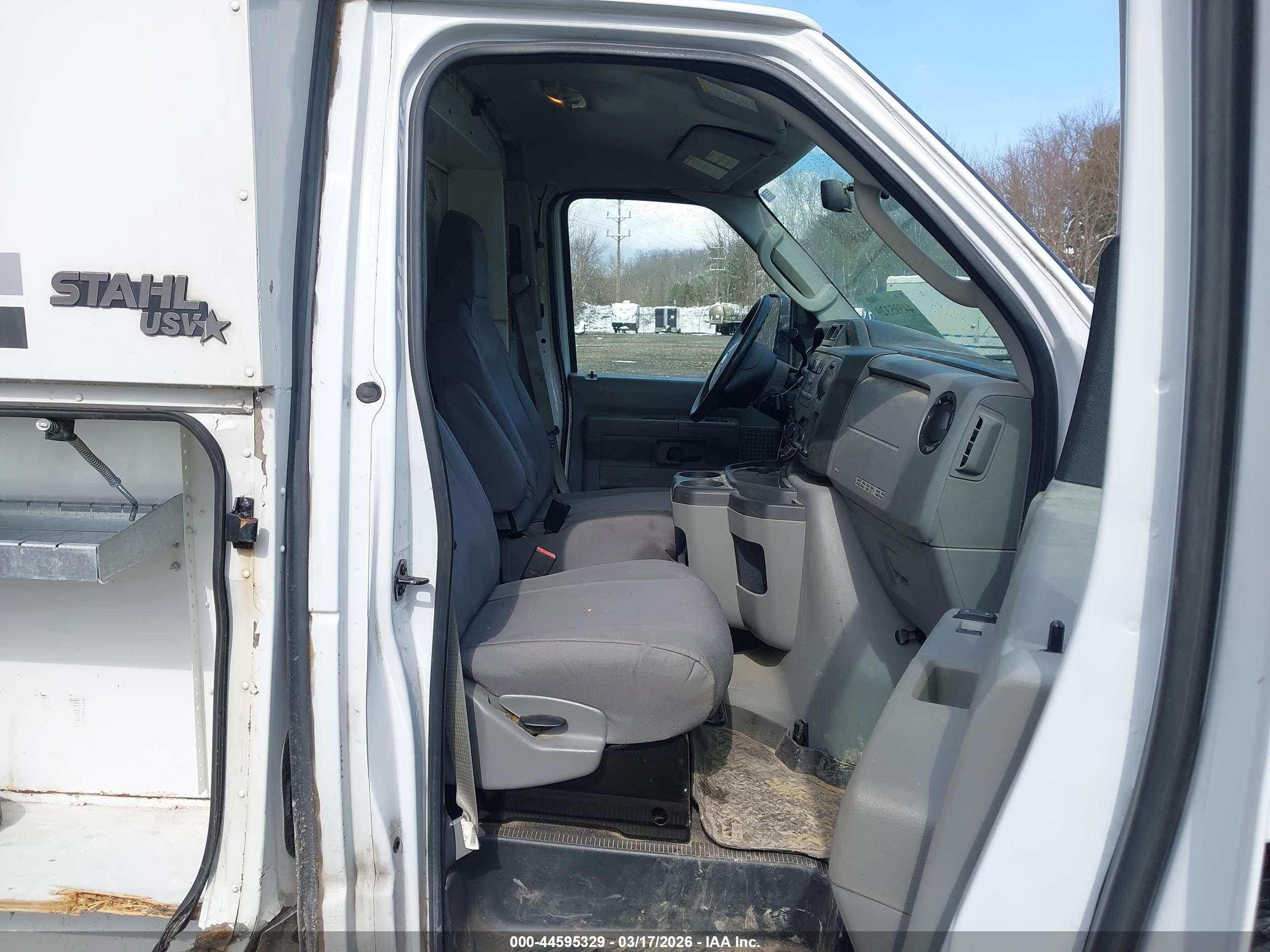 FORD E-350 image 8