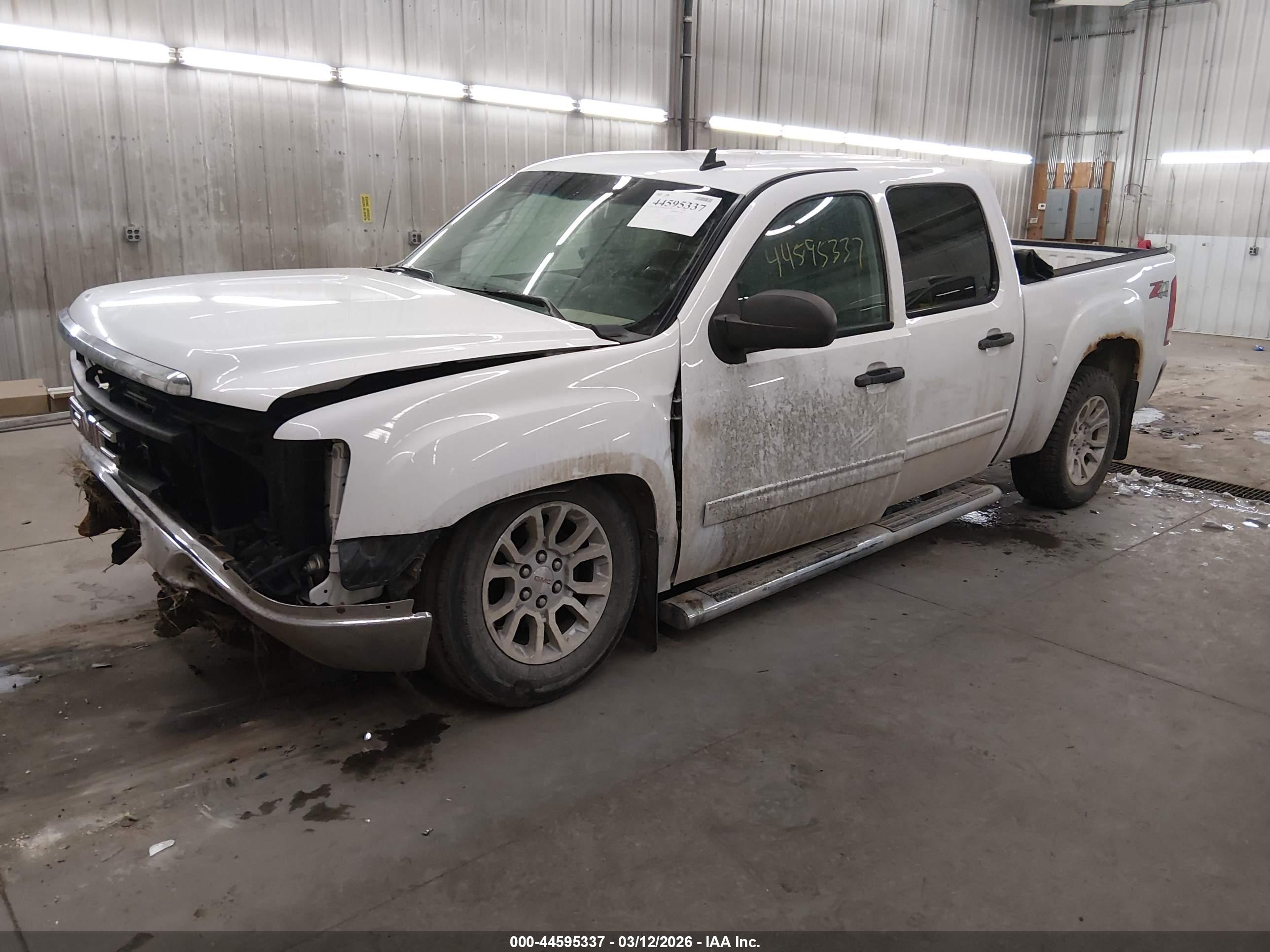 GMC SIERRA image 2
