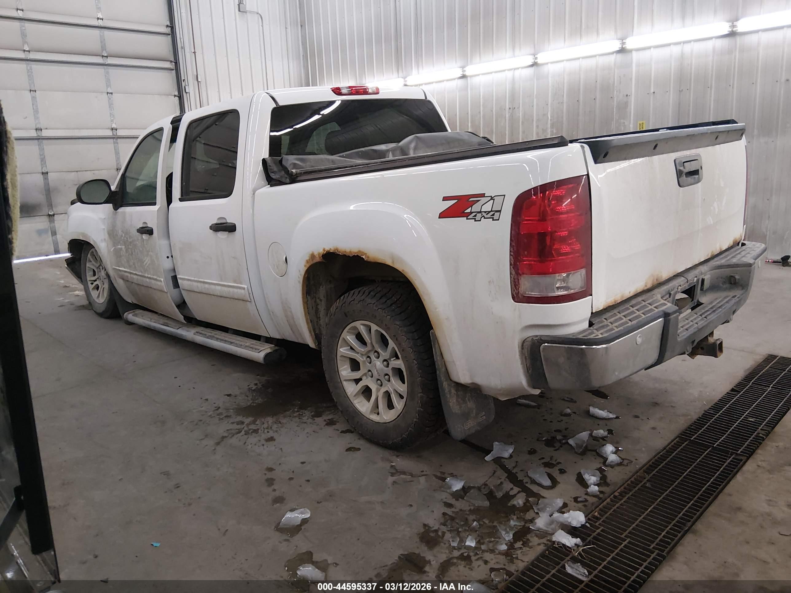 GMC SIERRA image 3