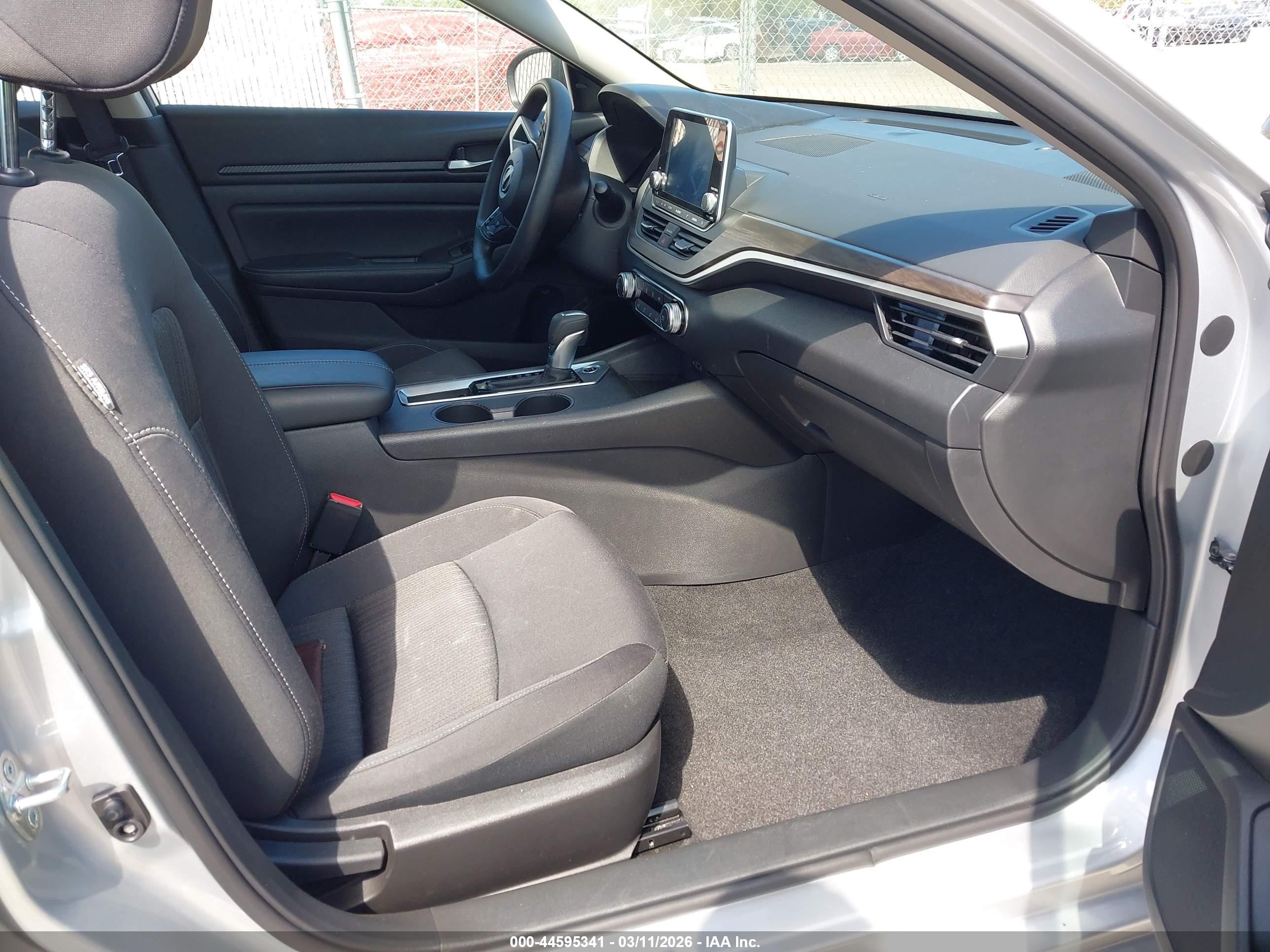 NISSAN ALTIMA image 5