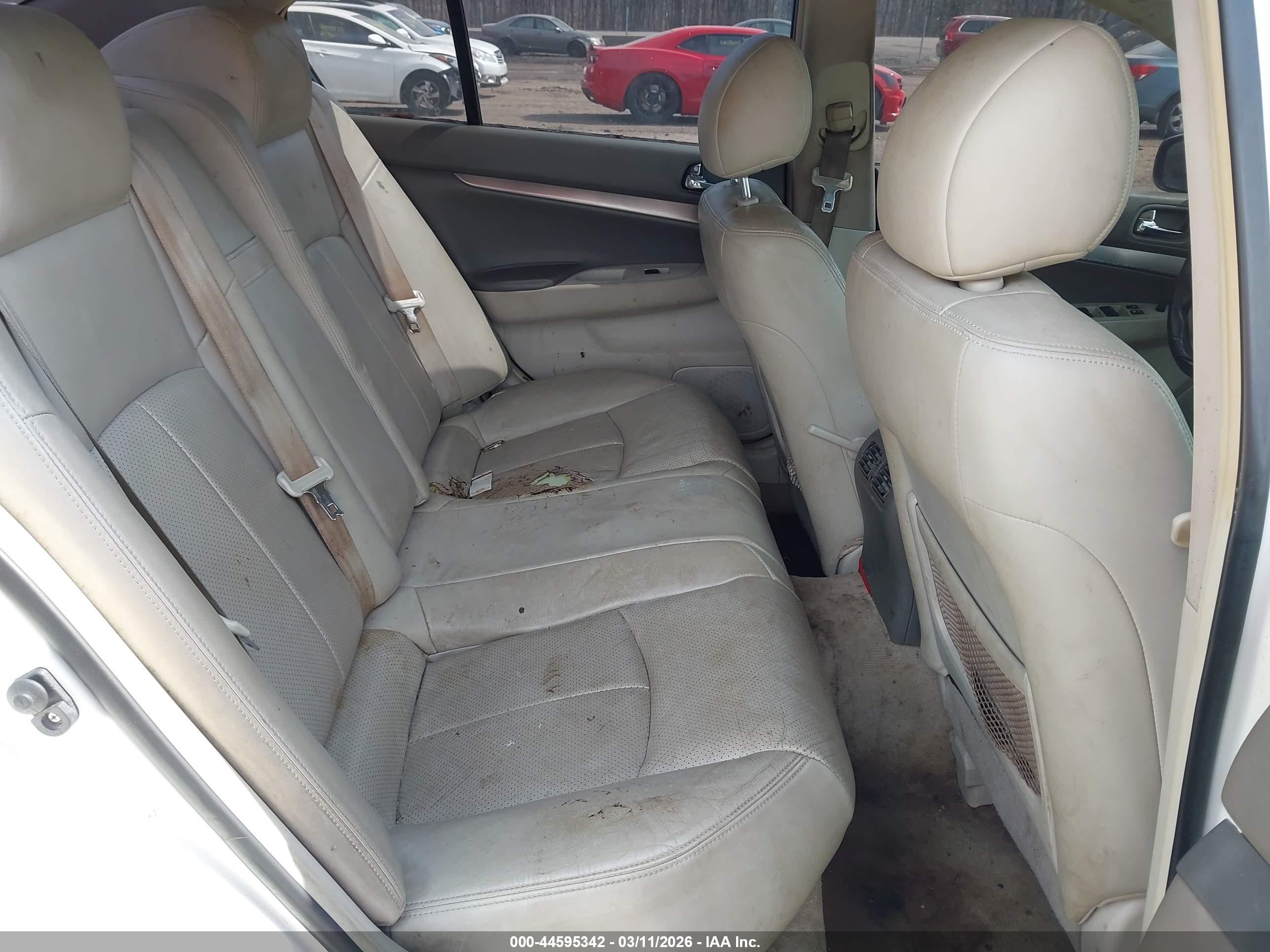 INFINITI G25X image 8