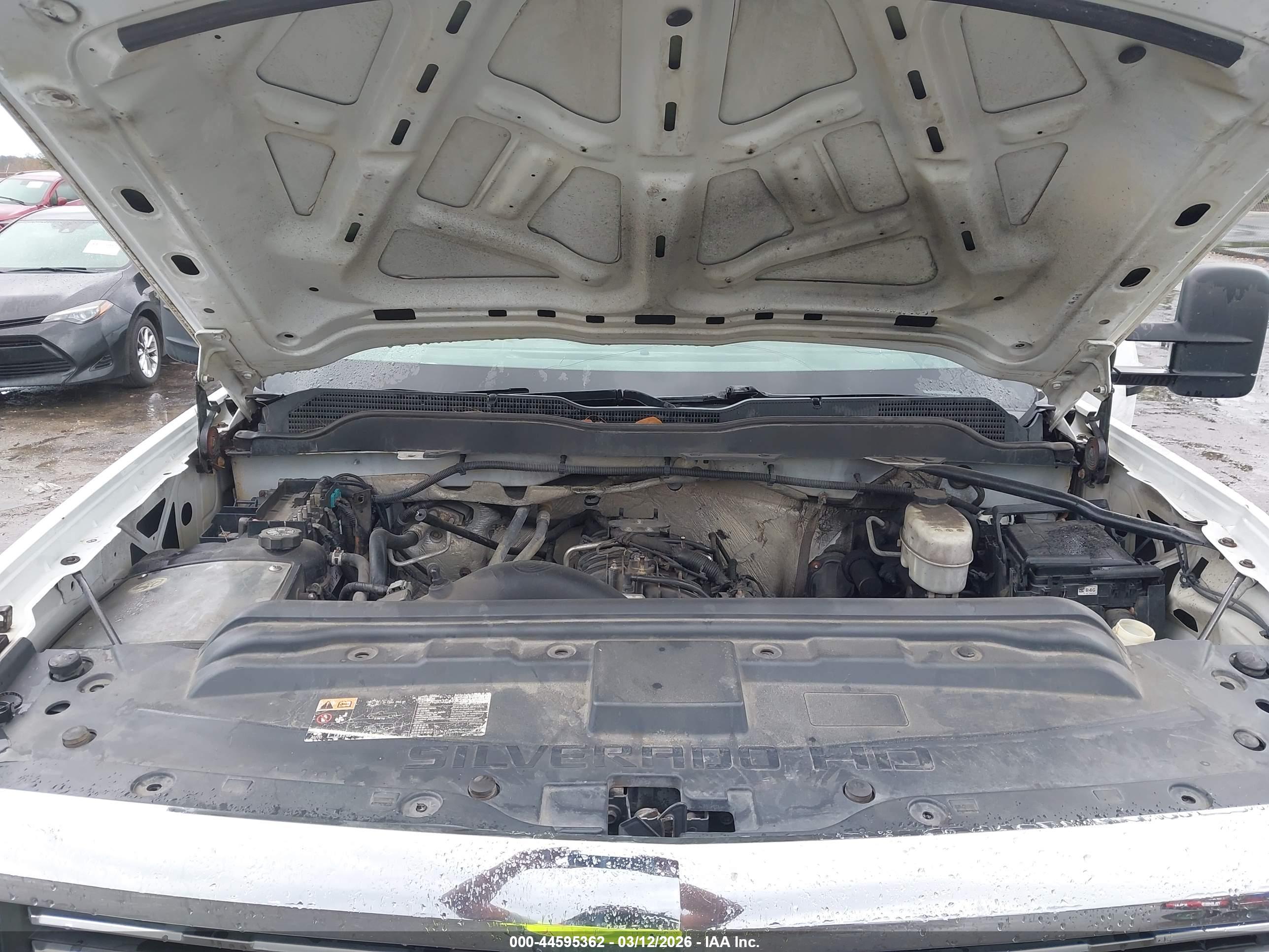 CHEVROLET SILVERADO image 10