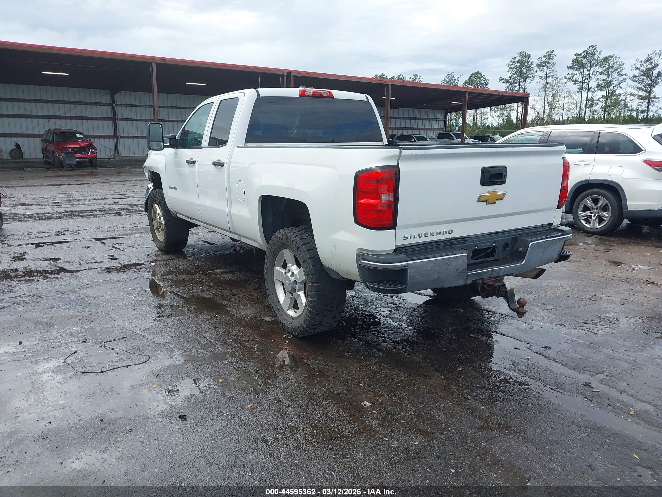 CHEVROLET SILVERADO image 3