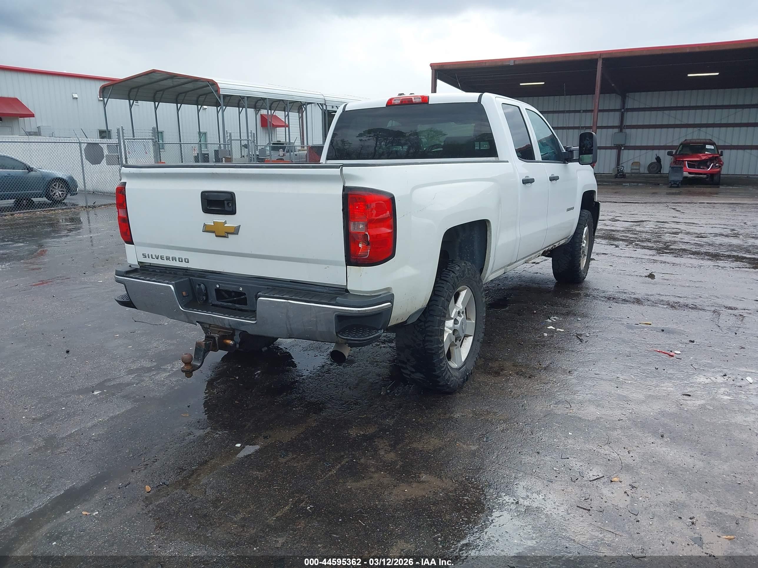 CHEVROLET SILVERADO image 4