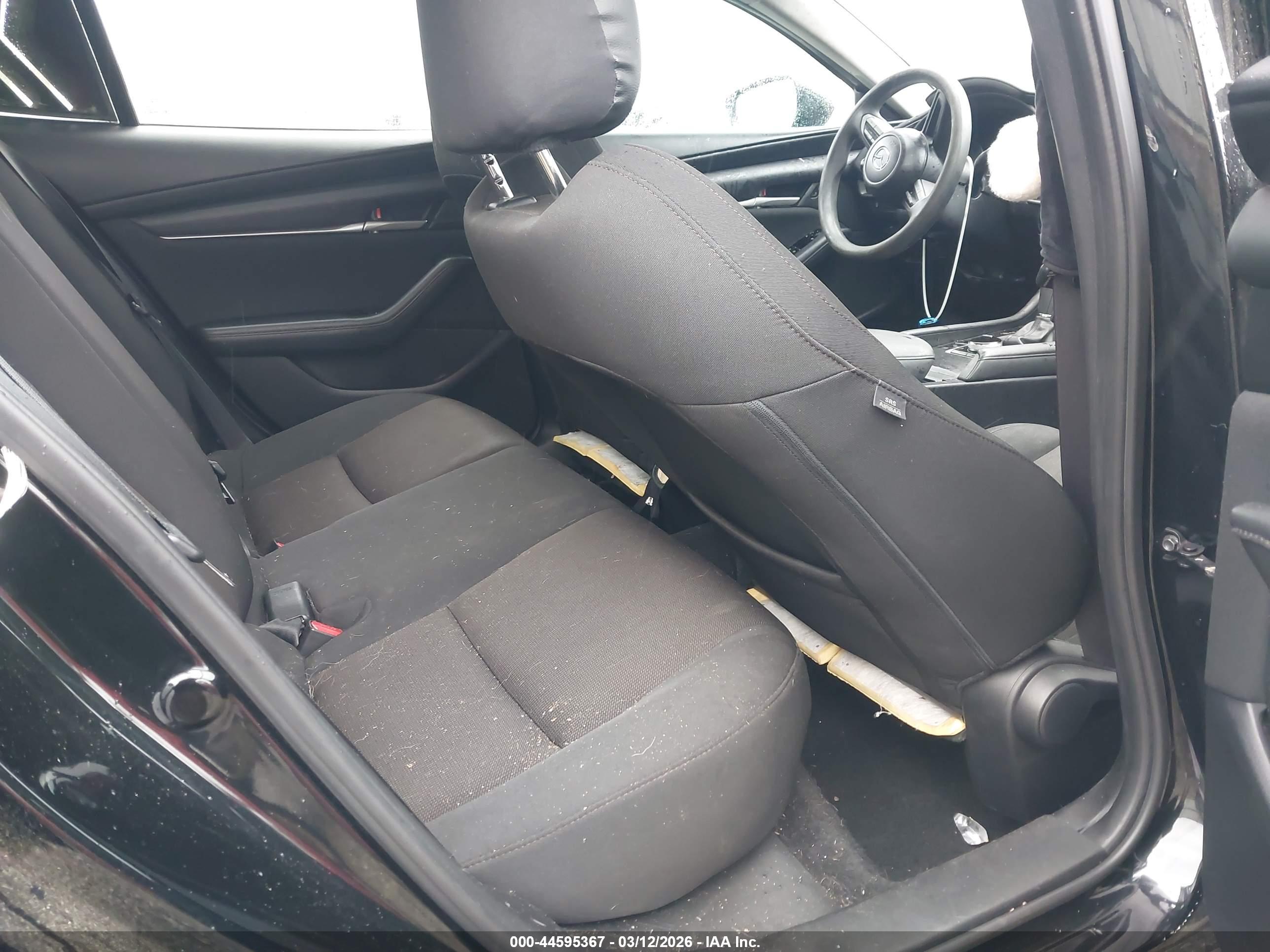 MAZDA MAZDA3 image 8