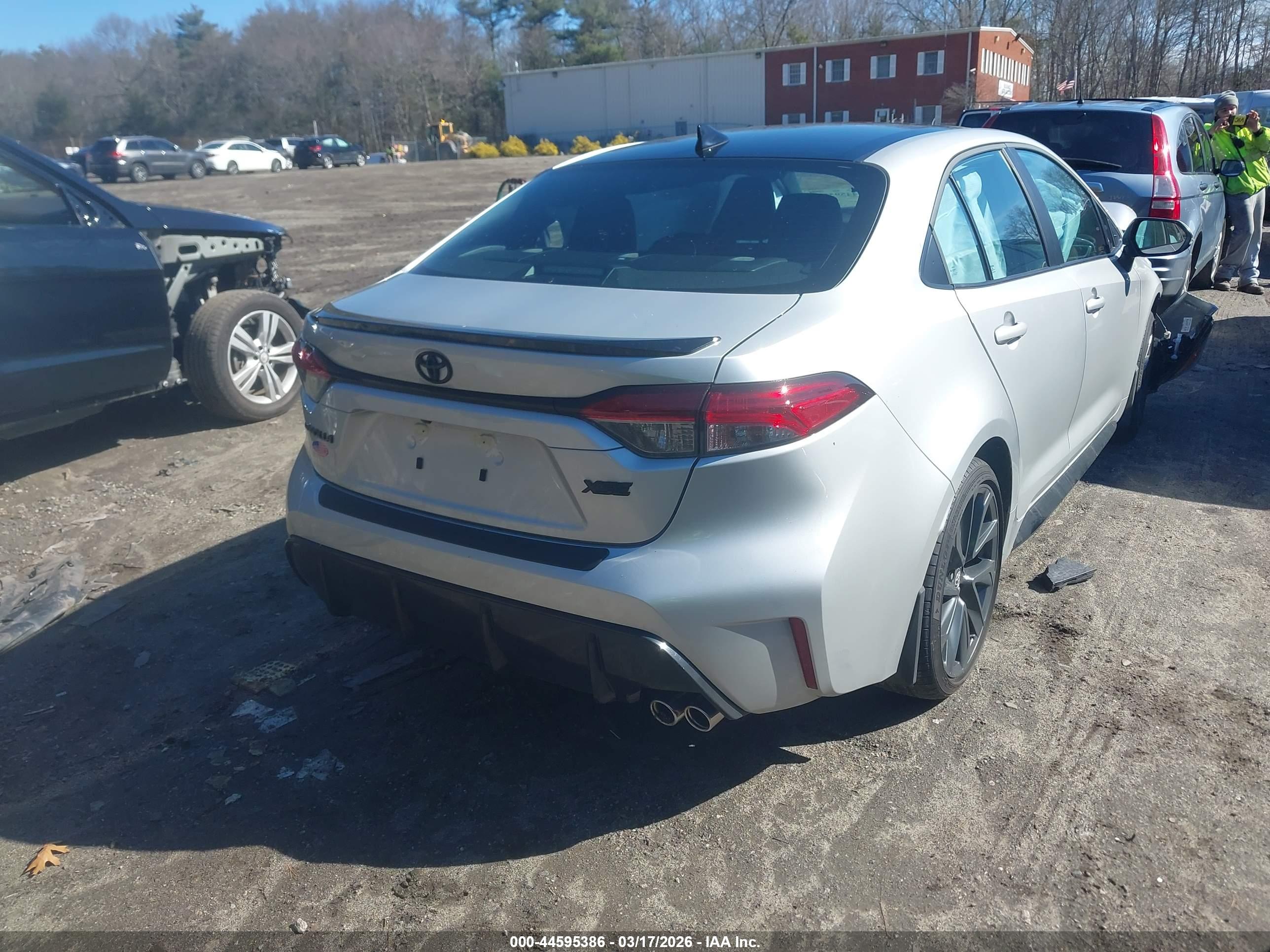 TOYOTA COROLLA image 4