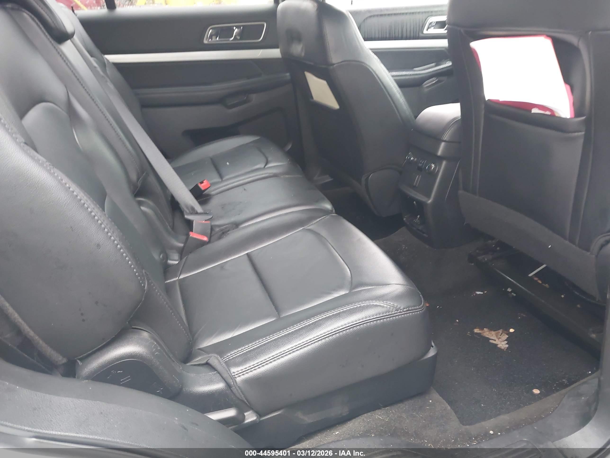 FORD EXPLORER image 8