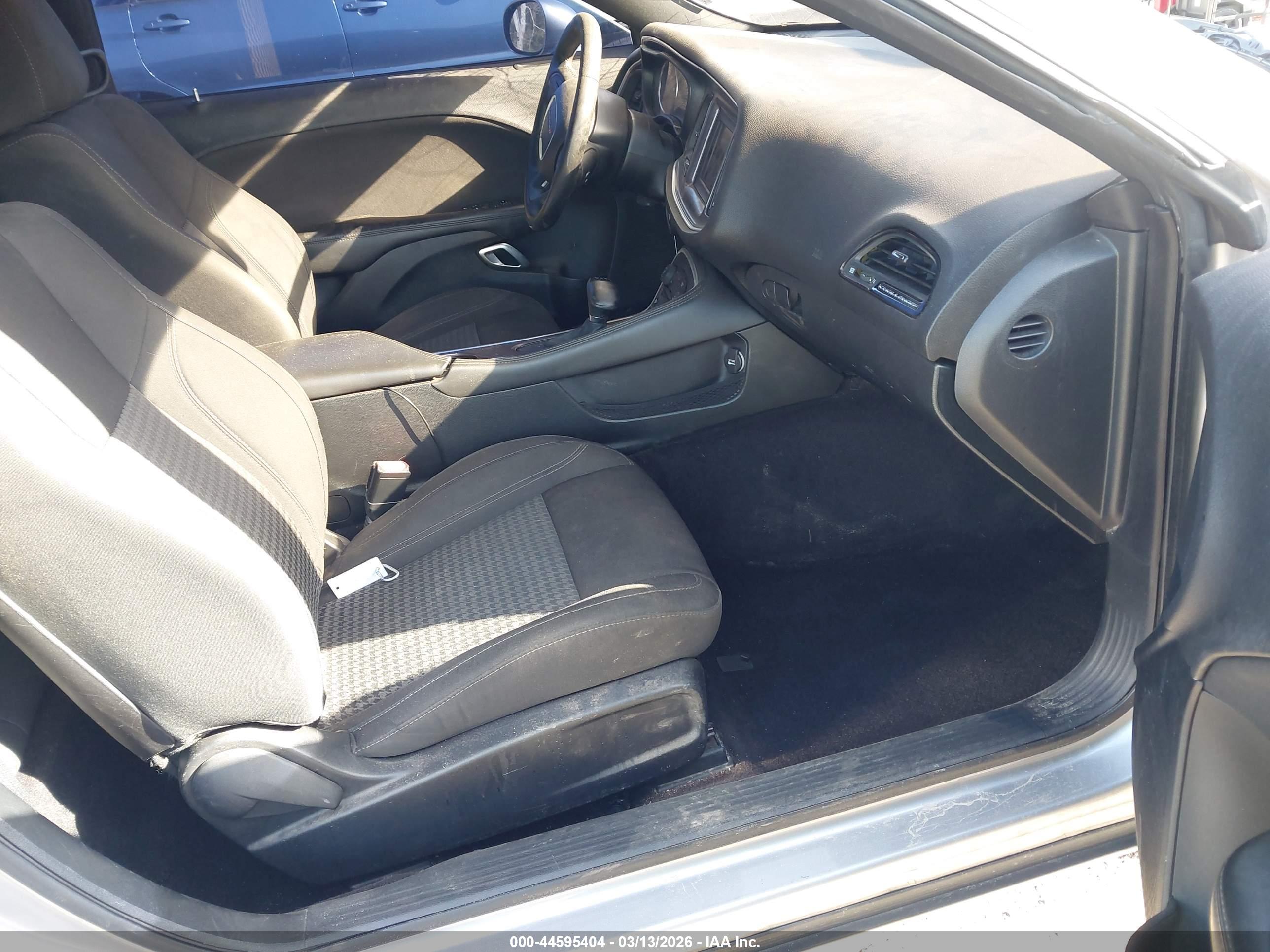 DODGE CHALLENGER image 5