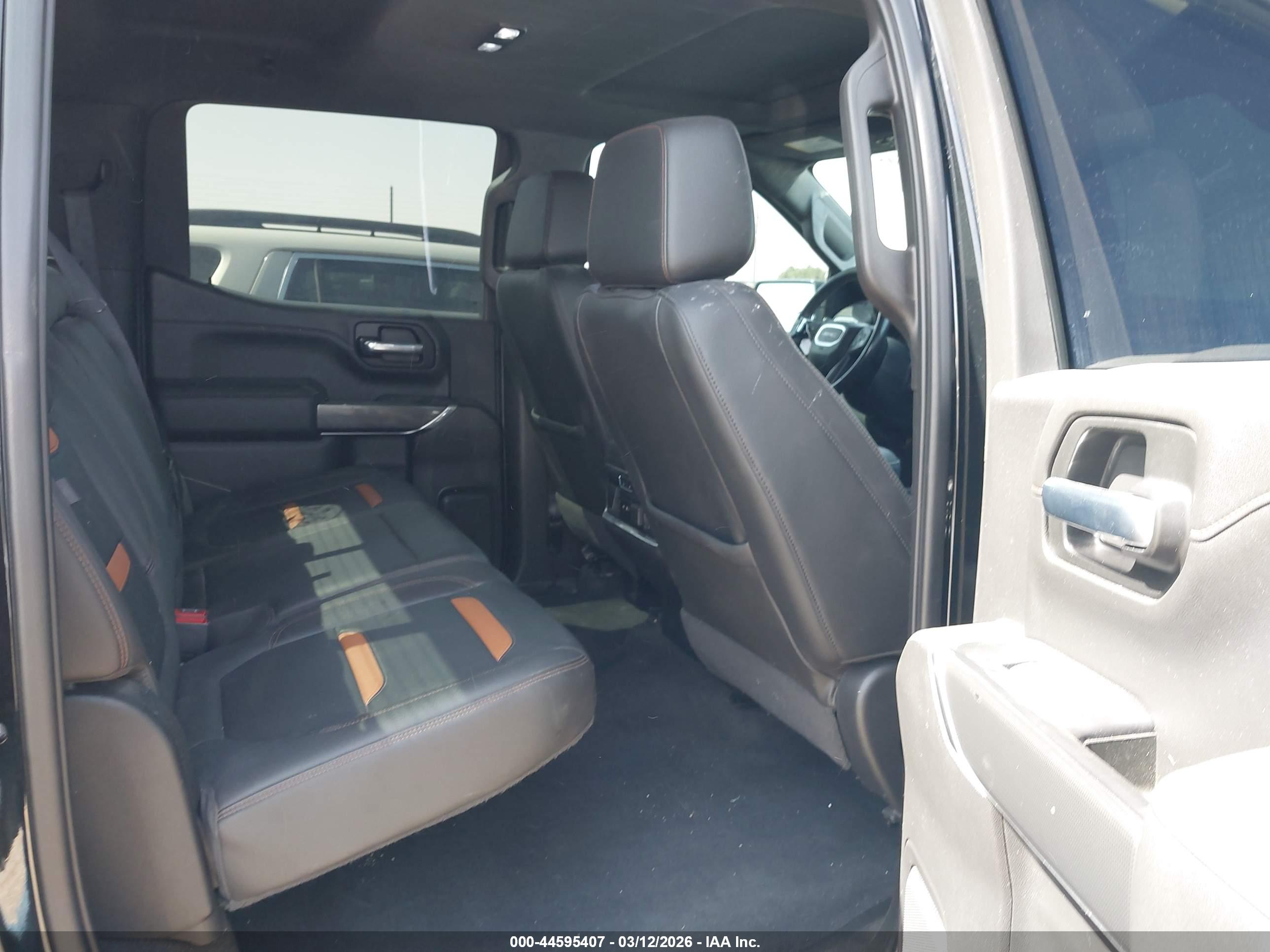 GMC SIERRA image 8