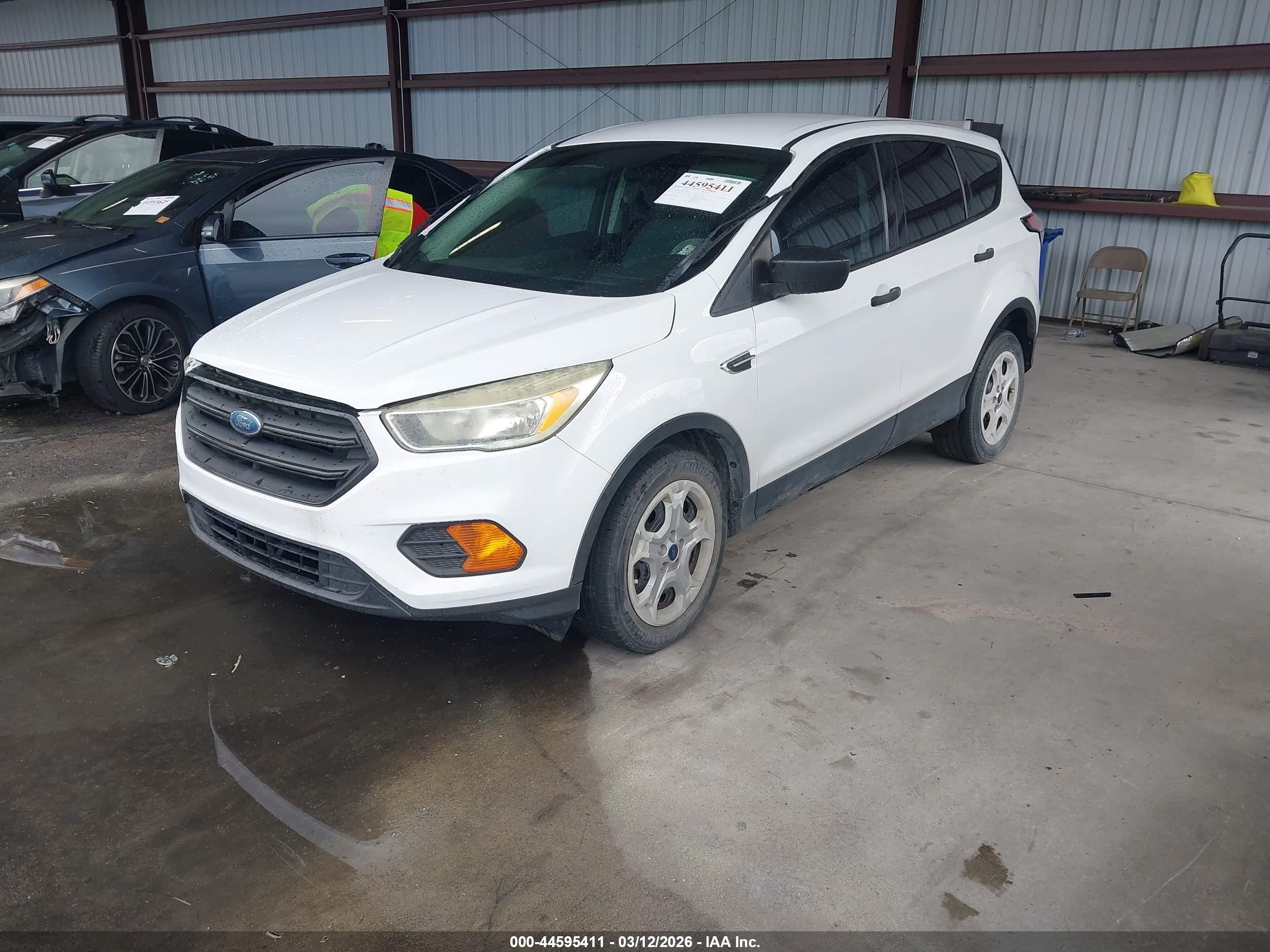 FORD ESCAPE image 2