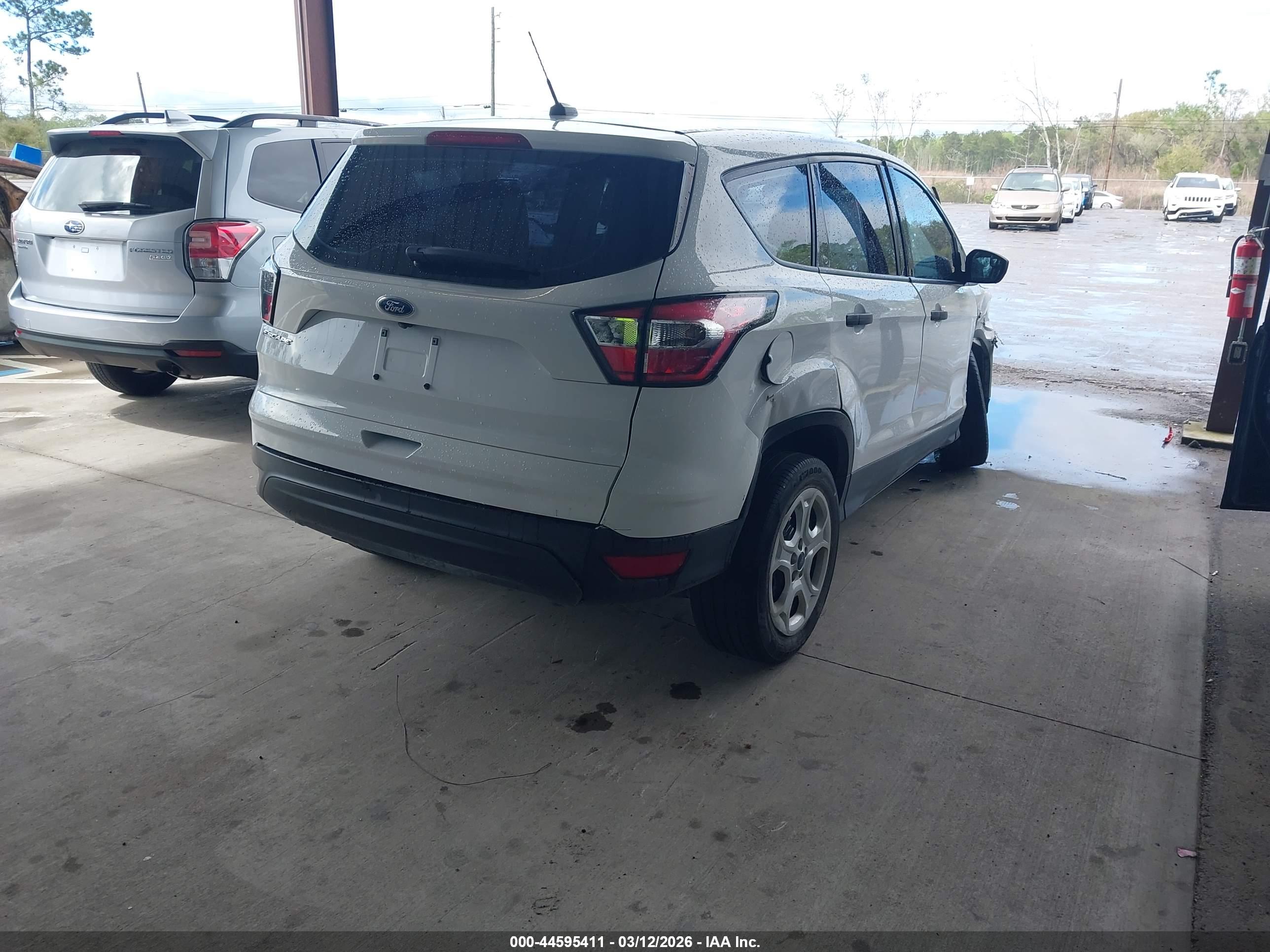 FORD ESCAPE image 4