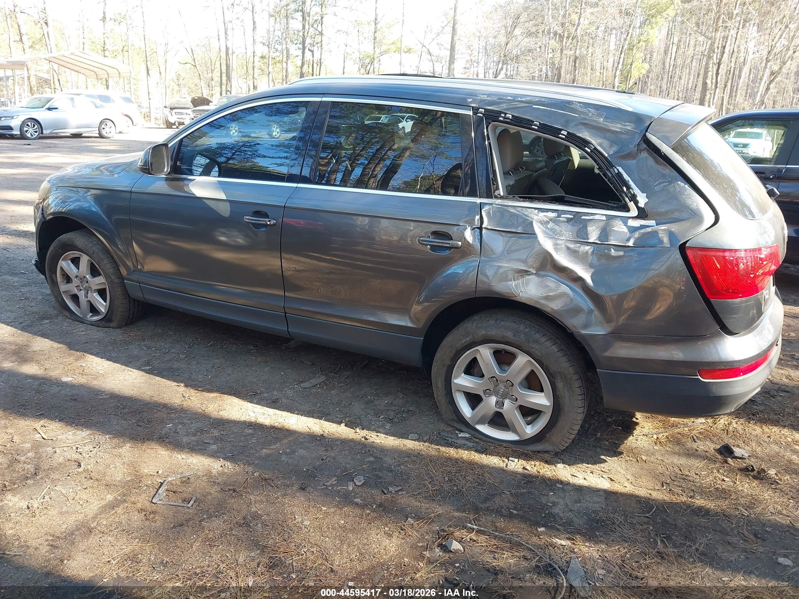 AUDI Q7 image 3