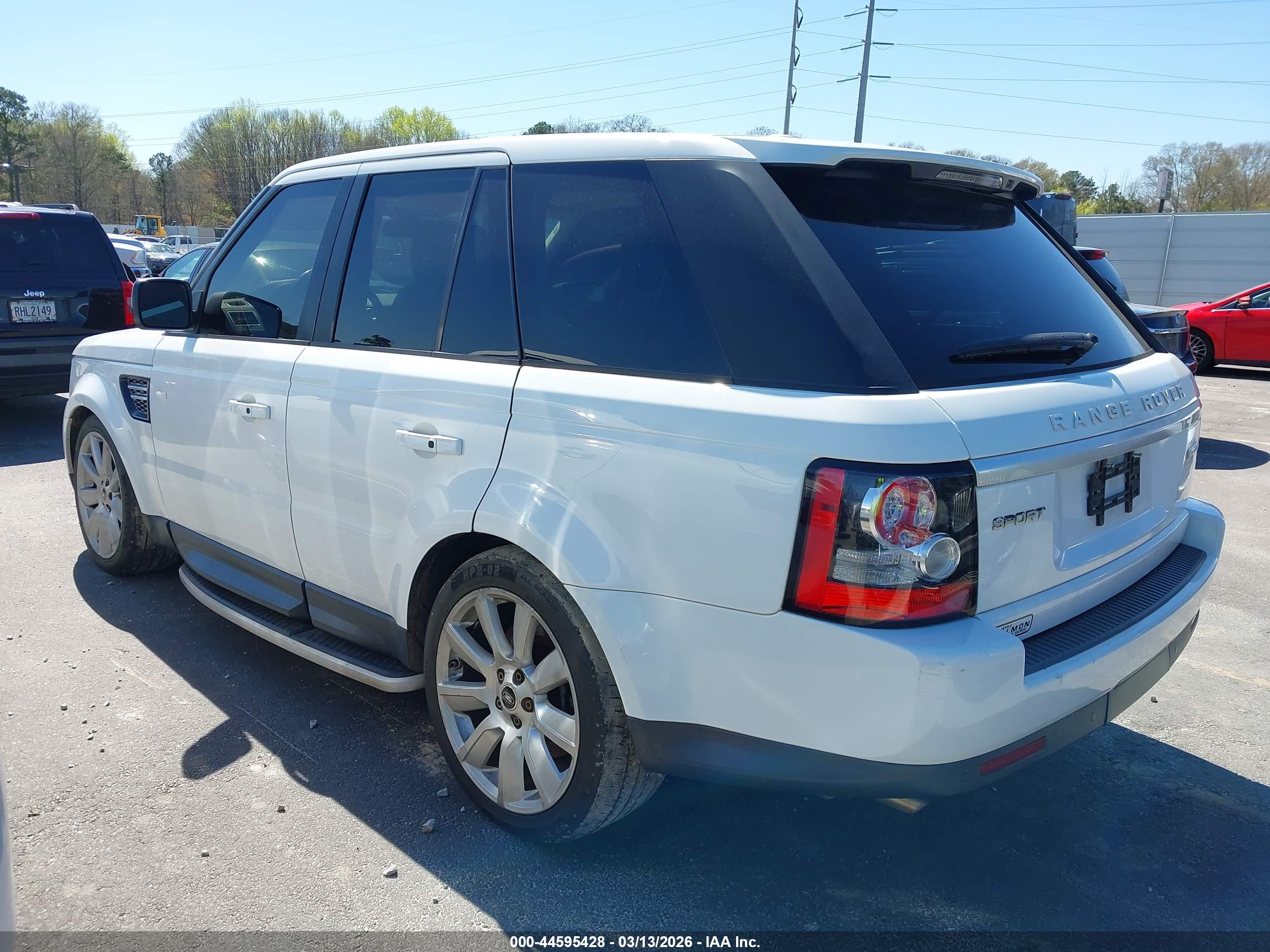 LAND ROVER image 3