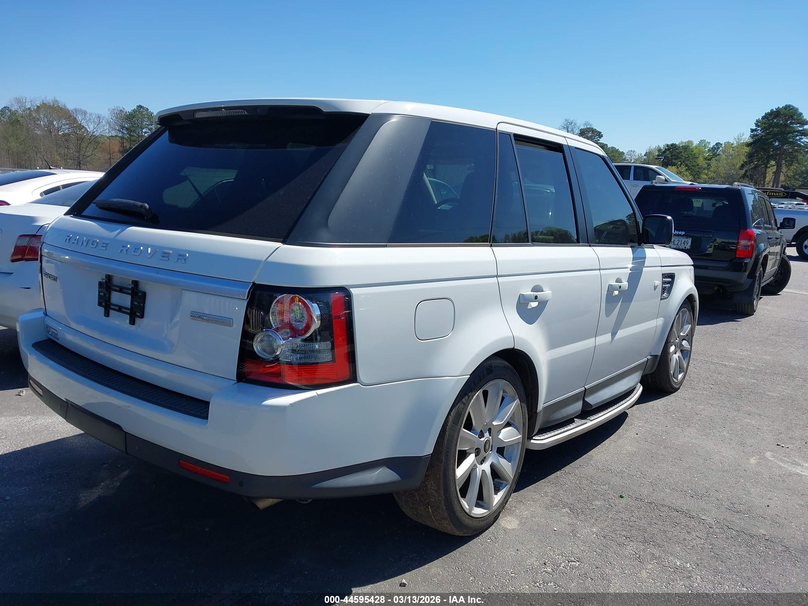 LAND ROVER image 4