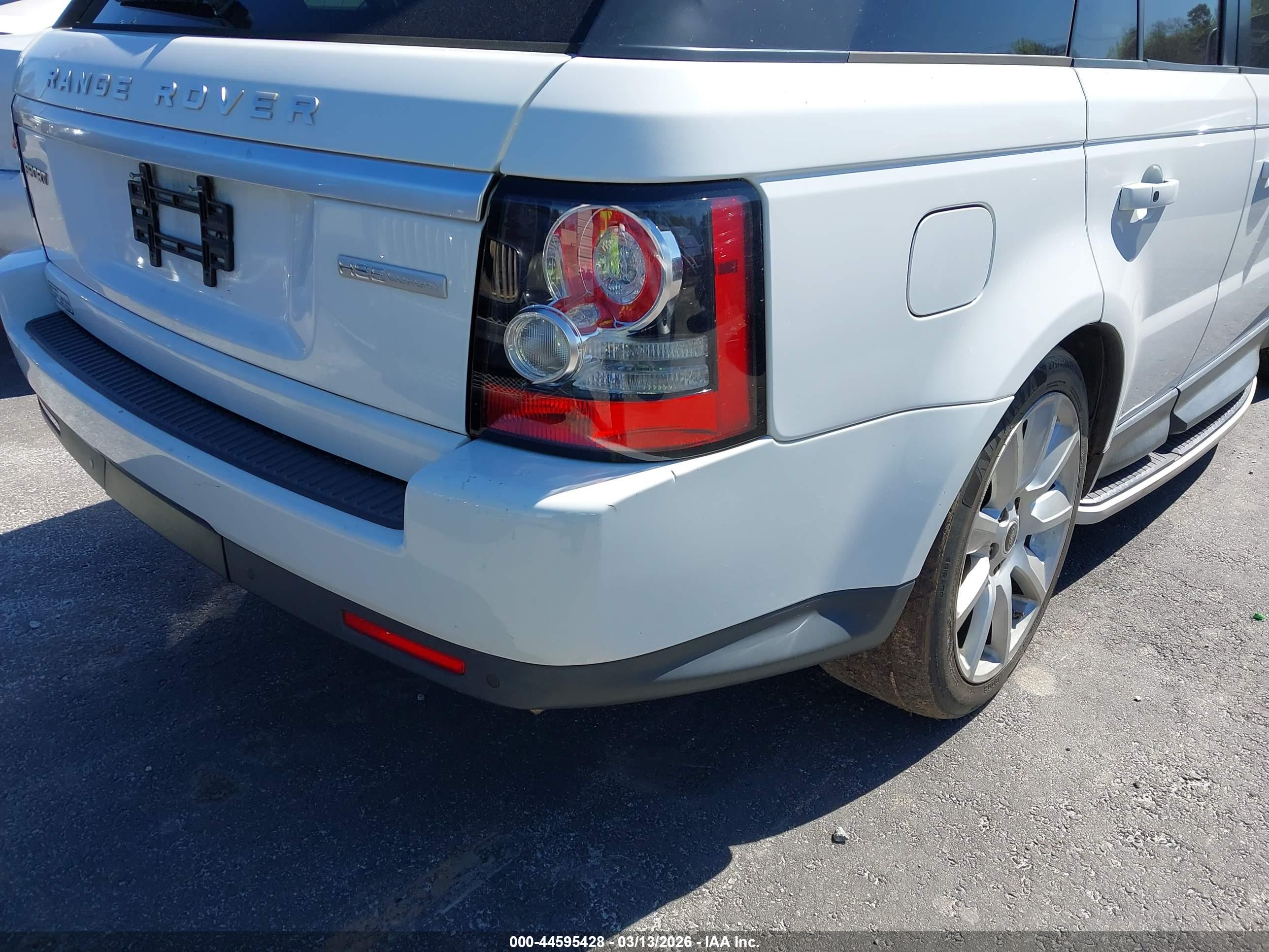 LAND ROVER image 6