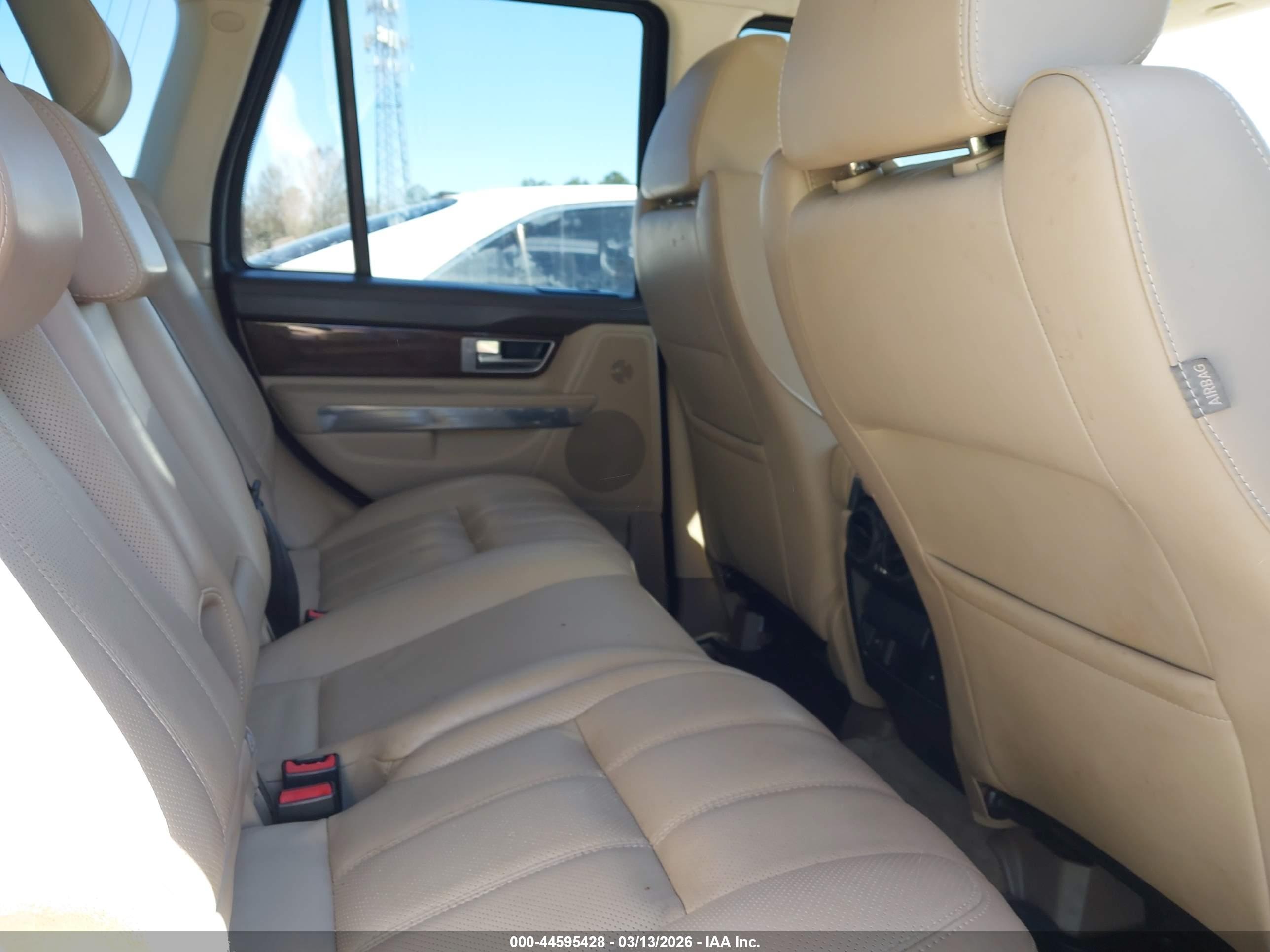 LAND ROVER image 8