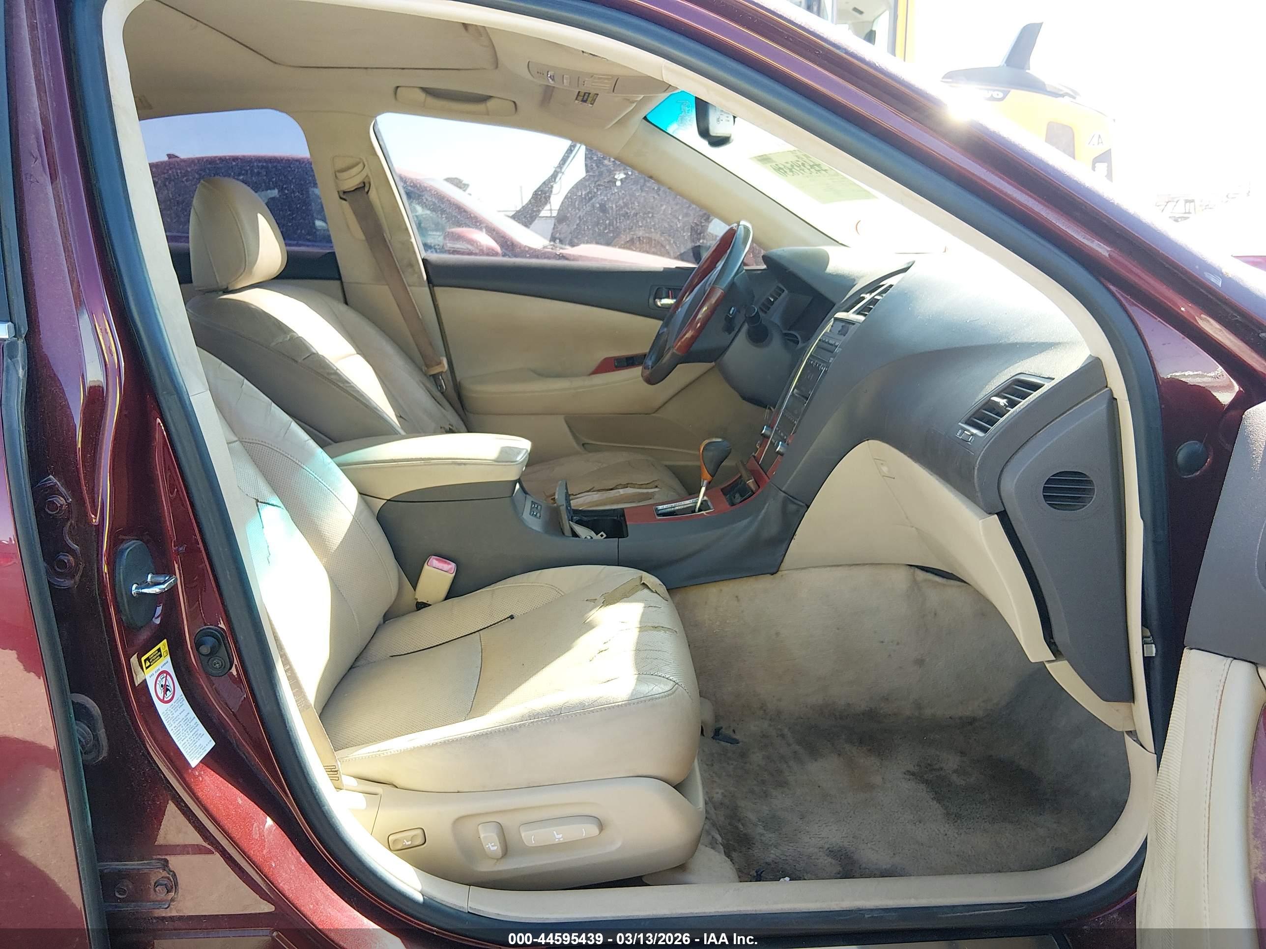LEXUS ES image 5