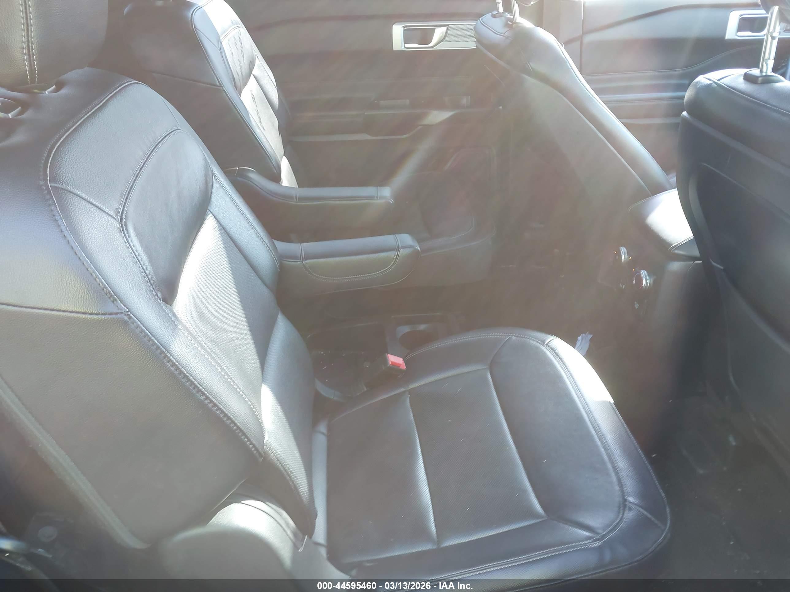 FORD EXPLORER image 8