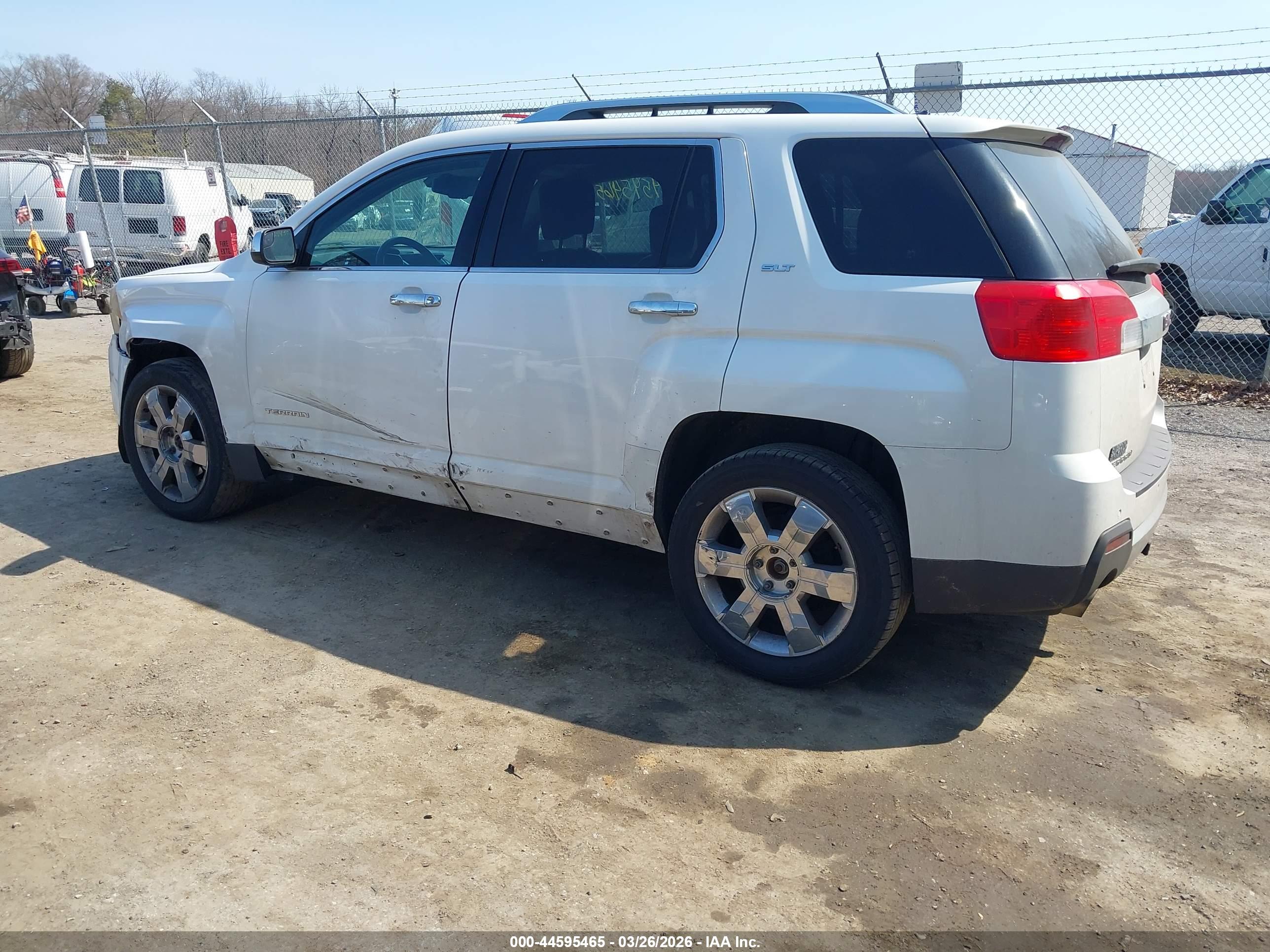 GMC TERRAIN image 3