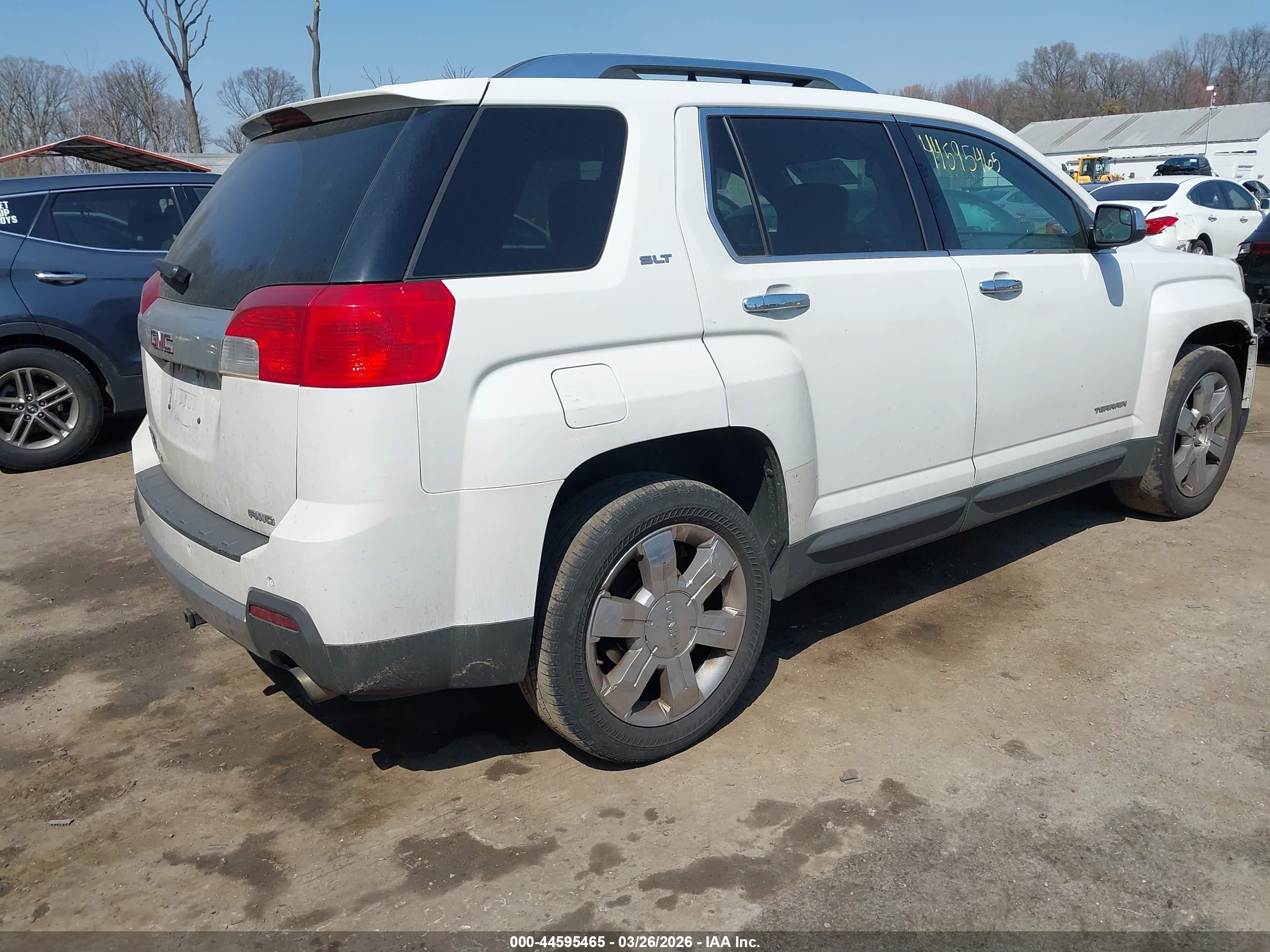 GMC TERRAIN image 4