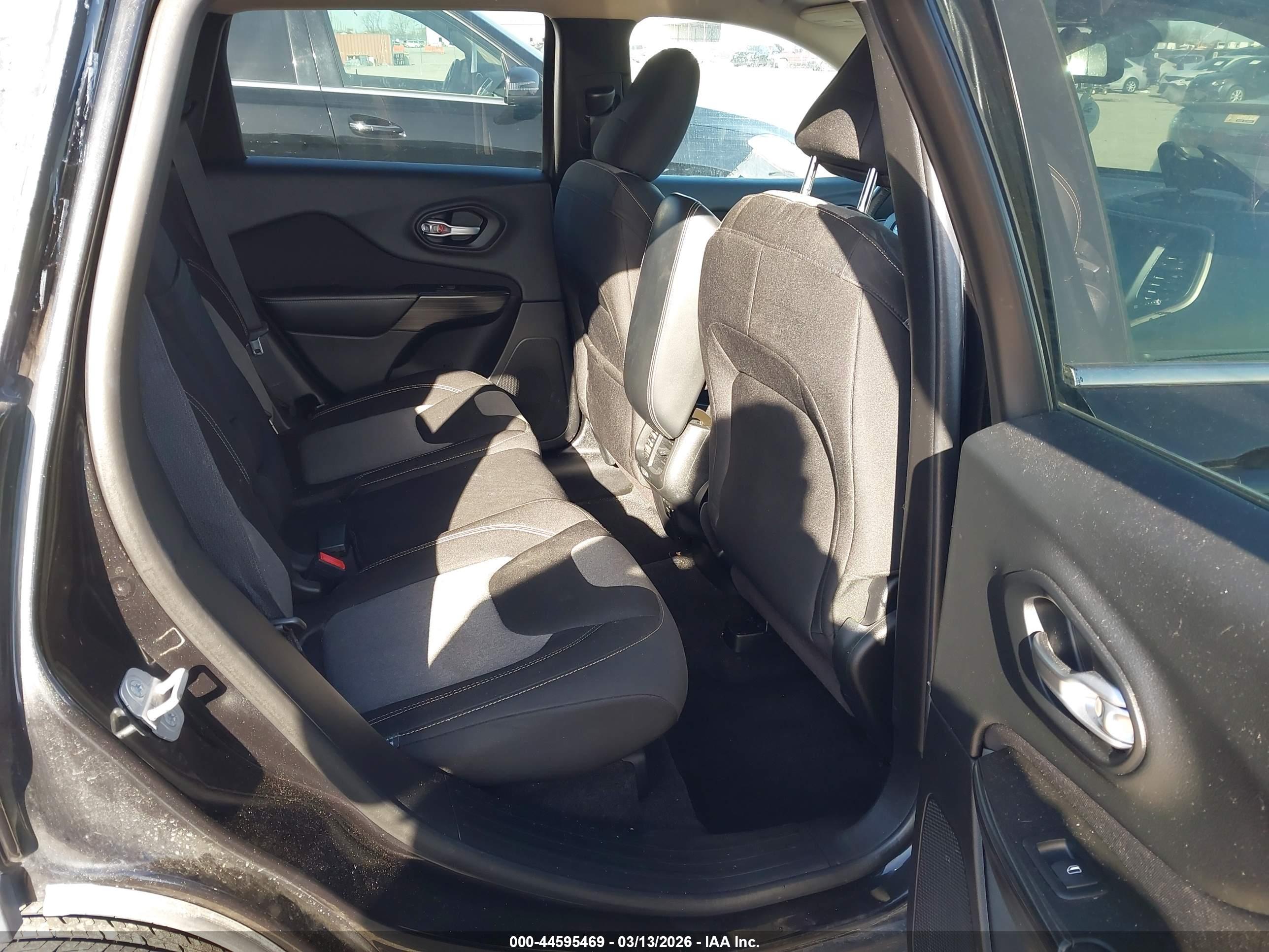 JEEP CHEROKEE image 8